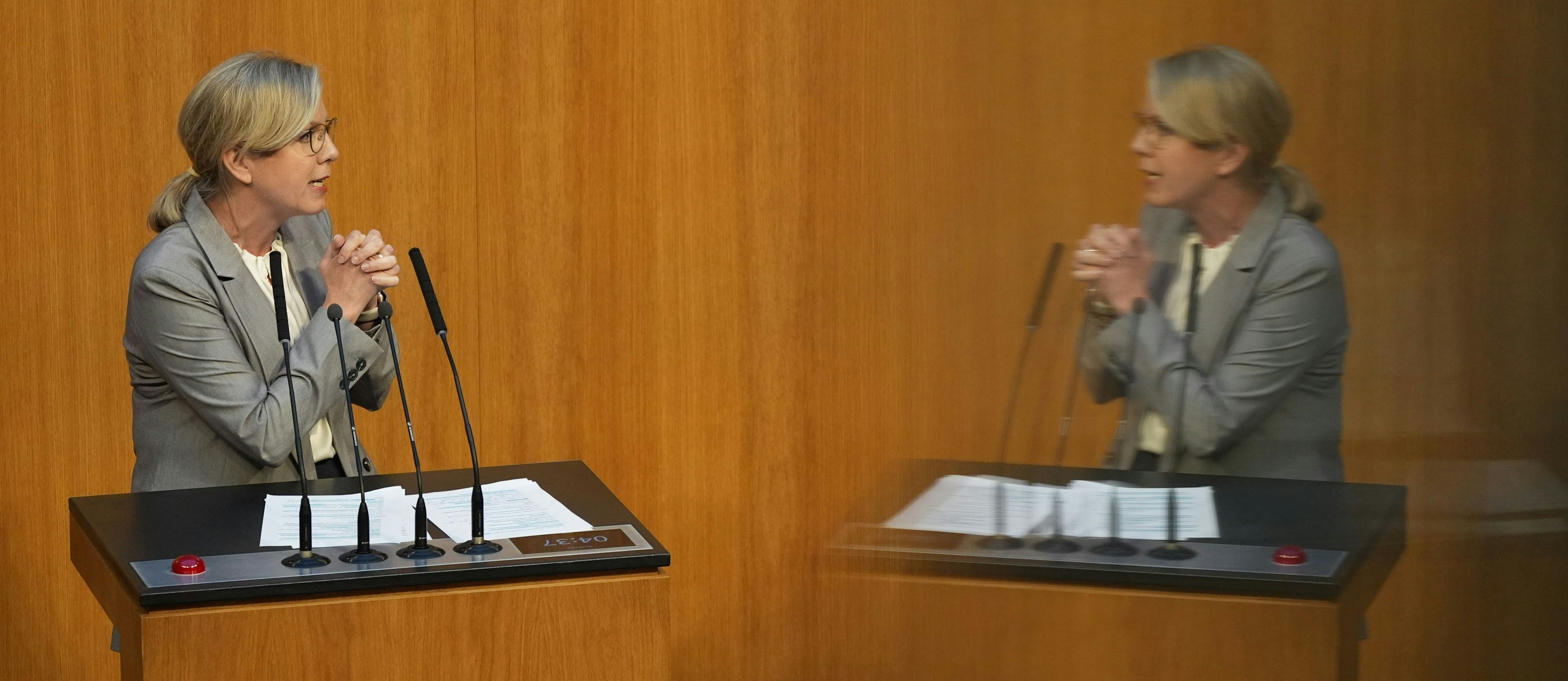 Leonore Gewessler mit ihrer härtesten, parteiinternen Gegnerin
