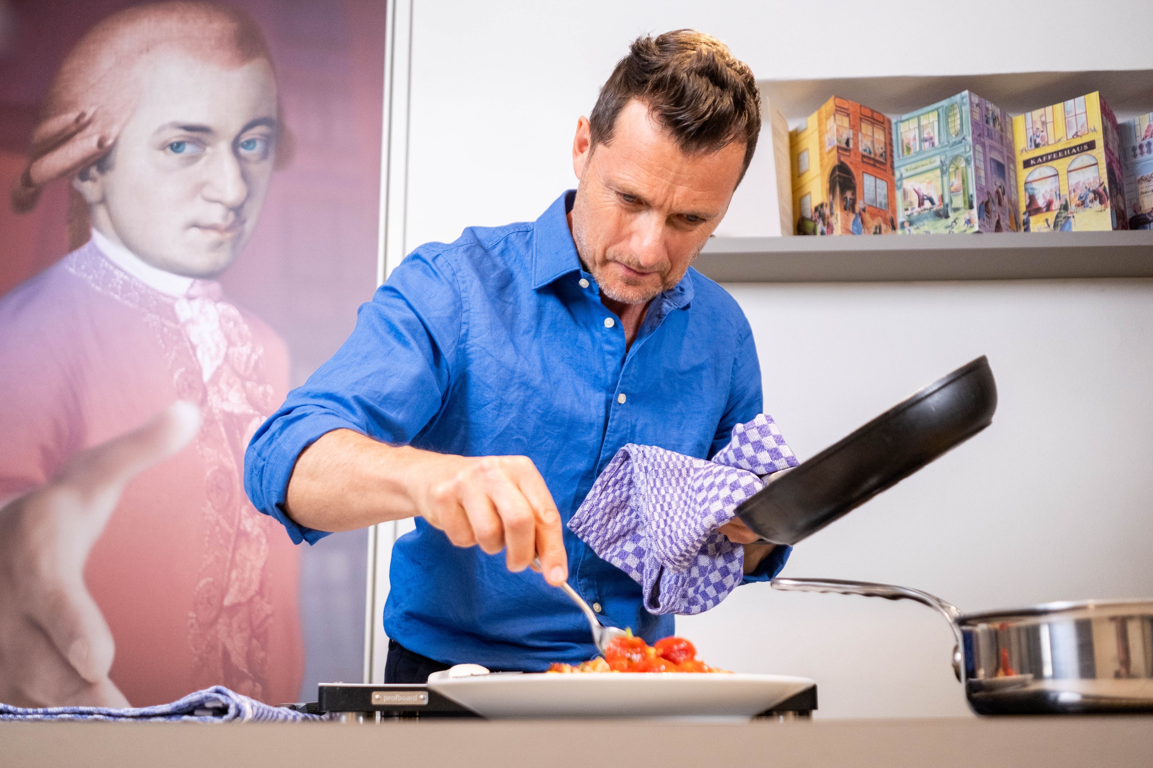 Der internationale Profikoch Gerhard Brugger kocht im Mozarthaus Vienna die Leibspeisen des Komponisten.