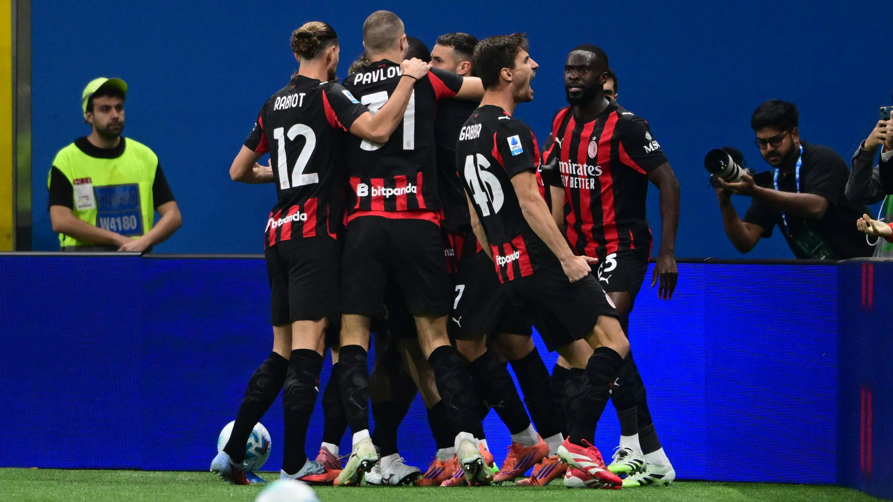 Heute.at - Sieg in Unterzahl: Milan stürzt Spitzenreiter Napoli