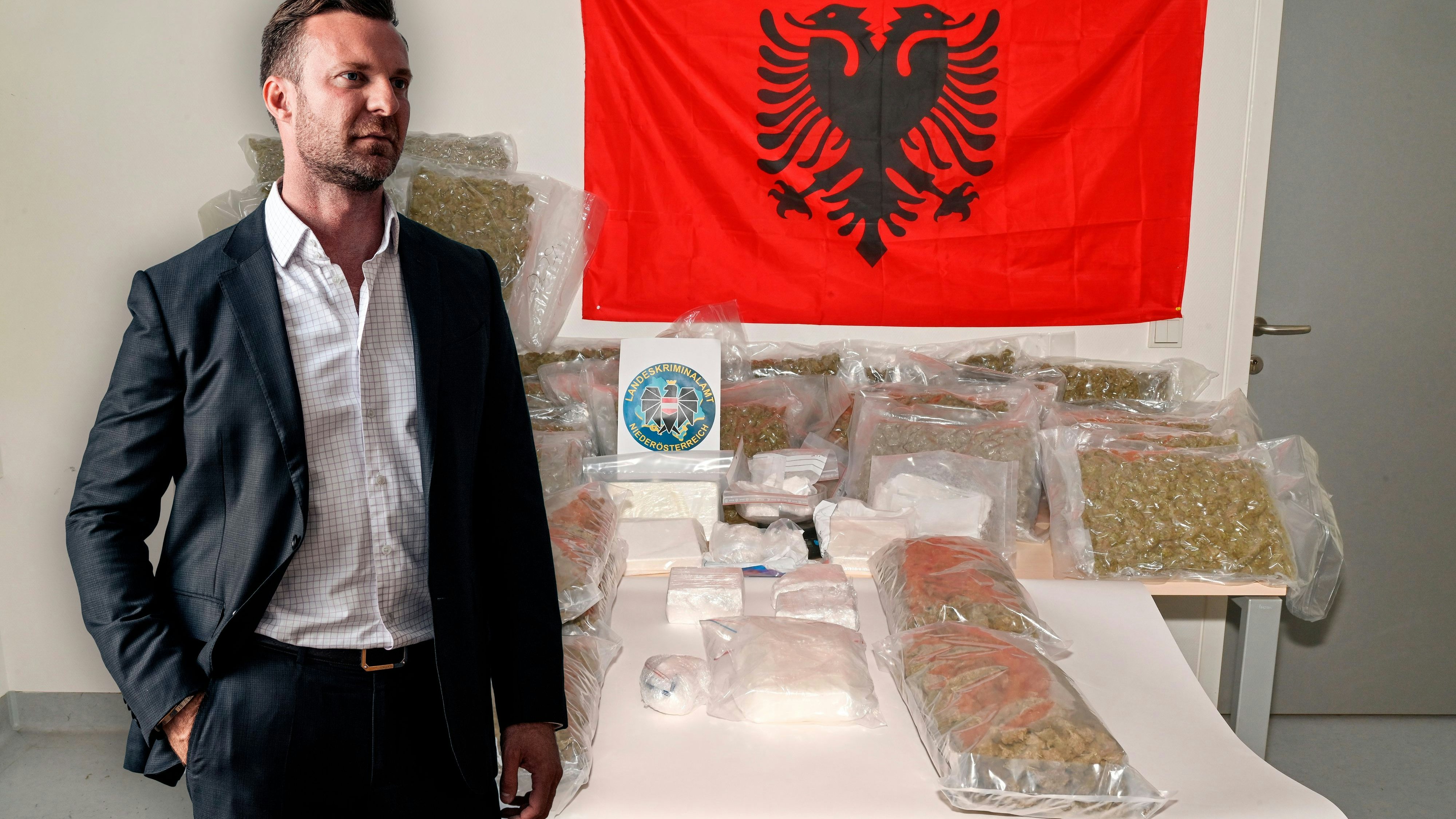 Heute.at - Wie in Mafiafilm – La Familia verkauft kiloweise Koks