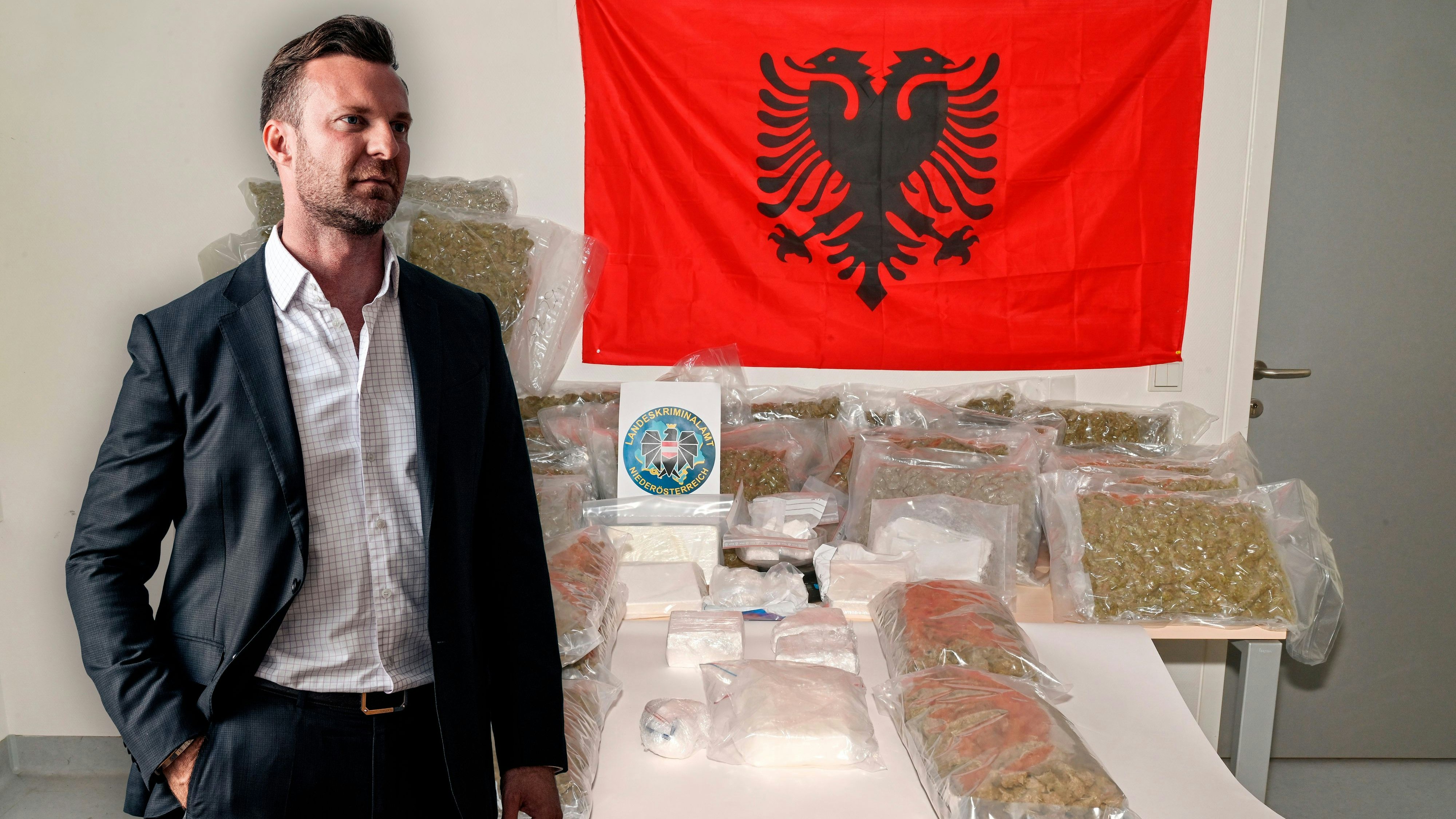 Bargeld, Koks und Gras wurden bei der Familie gefunden; Anwalt Philipp Wolm verteidigt im spektakulären Fall