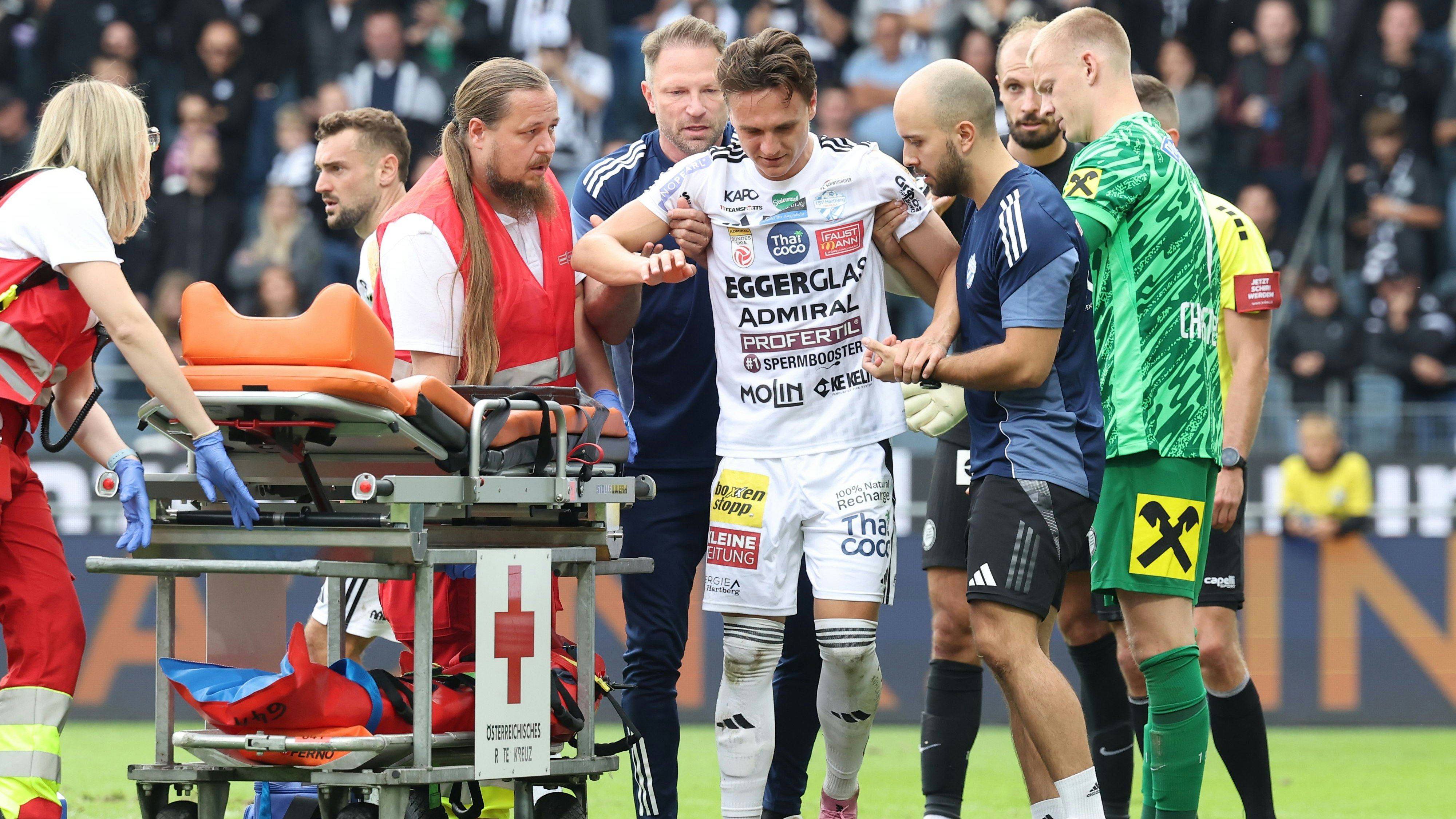 Heute.at - Schock-Moment! Bundesliga-Stürmer bricht zusammen