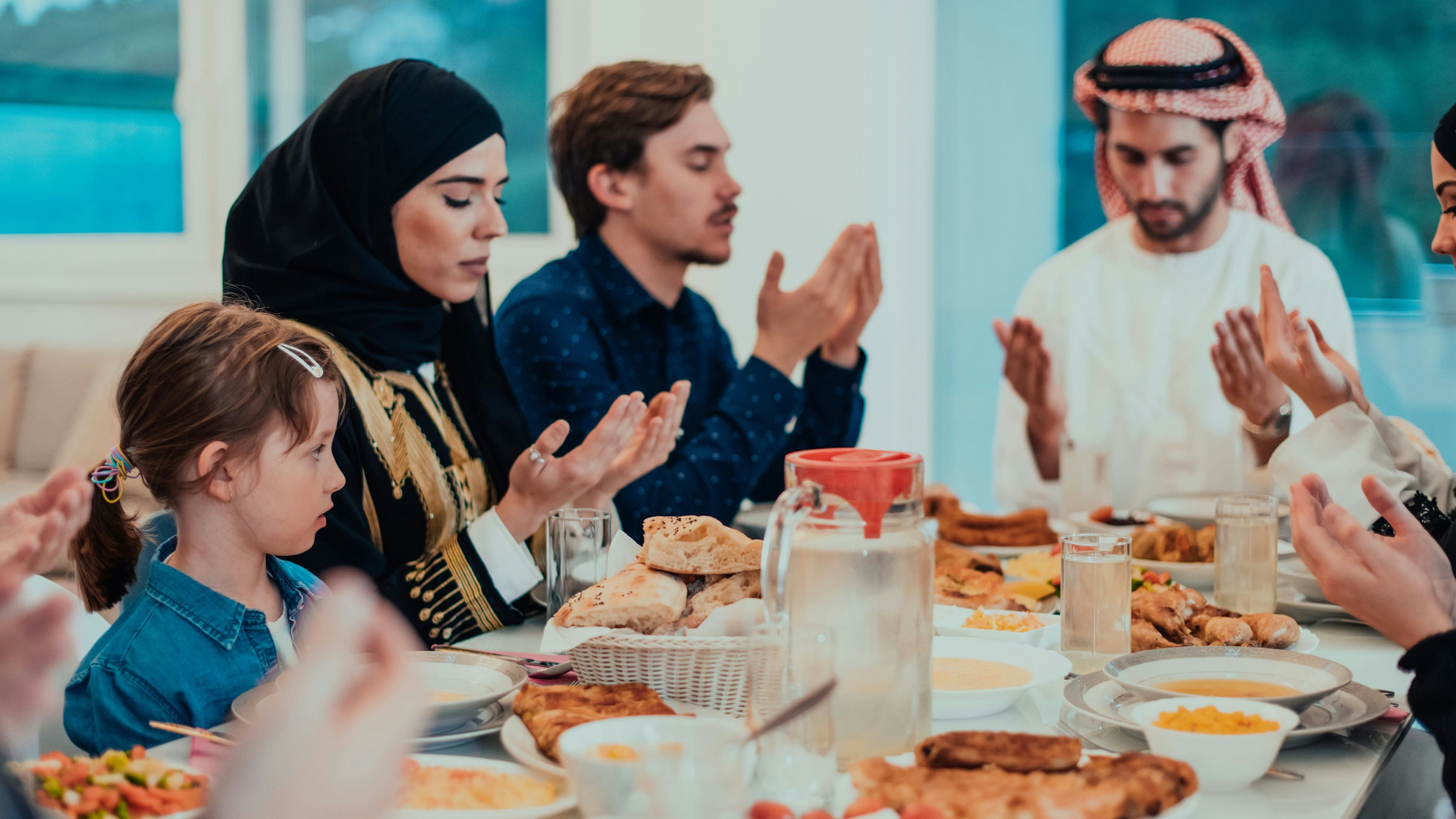 Heute.at - Muslime erhalten jetzt zusätzliche Feiertage