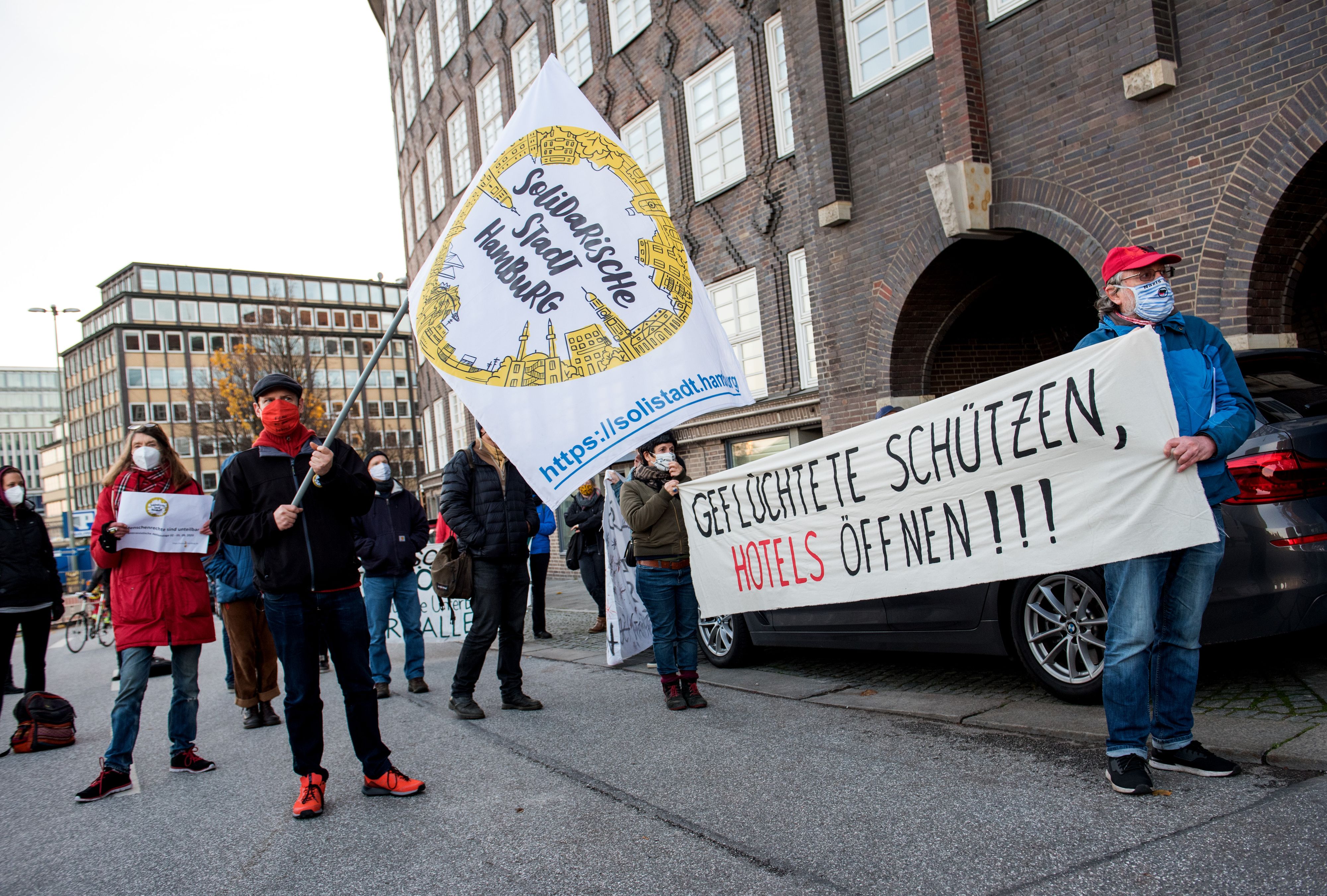 2020 noch eine politische Forderung, mittlerweile Realität: Flüchtlinge werden in Deutschland aufgrund des knappen Wohnraums teilweise in Hotels untergebracht. 