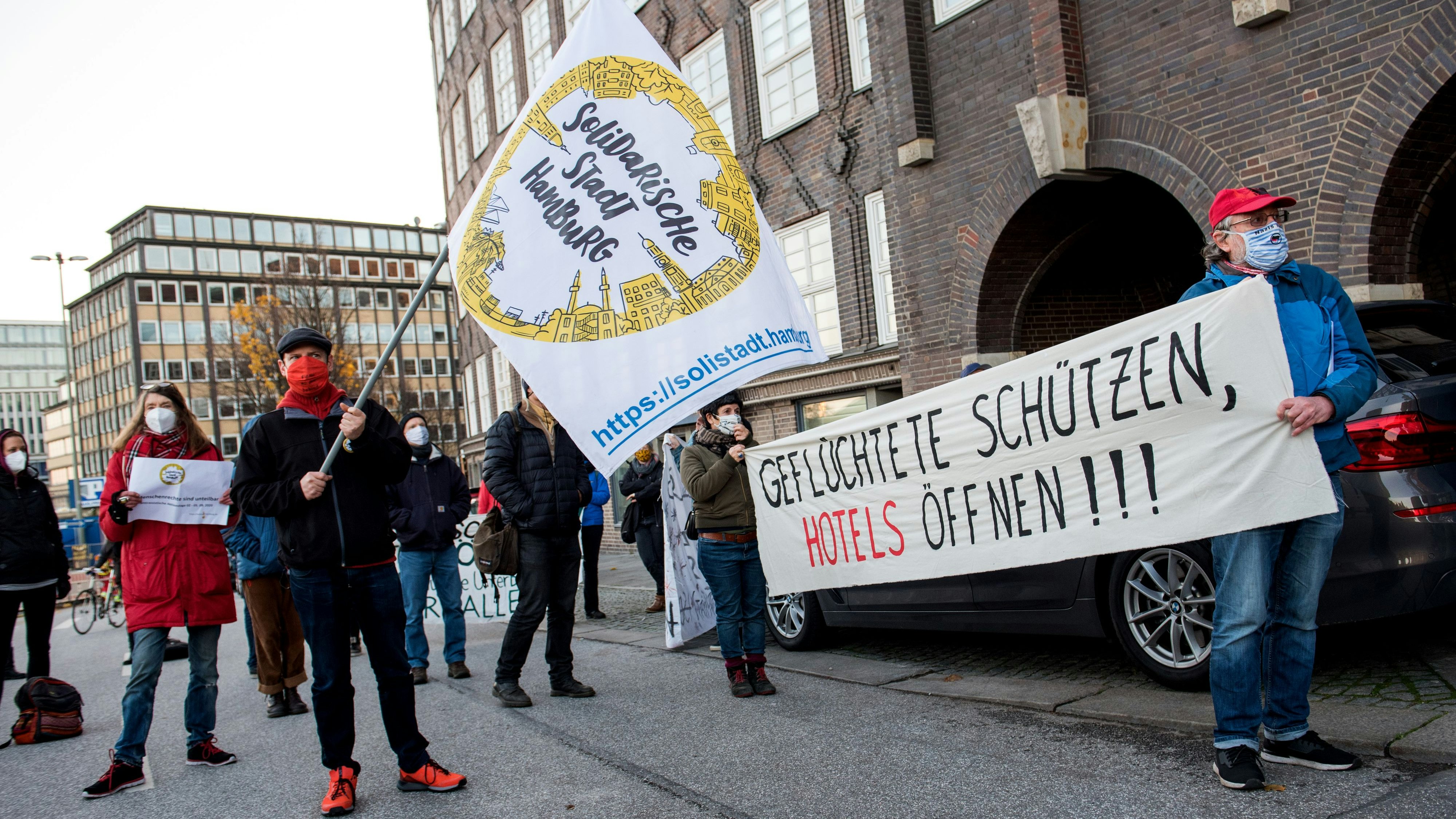 Heute.at - Flüchtlinge in Hotels kosten Städte Millionen