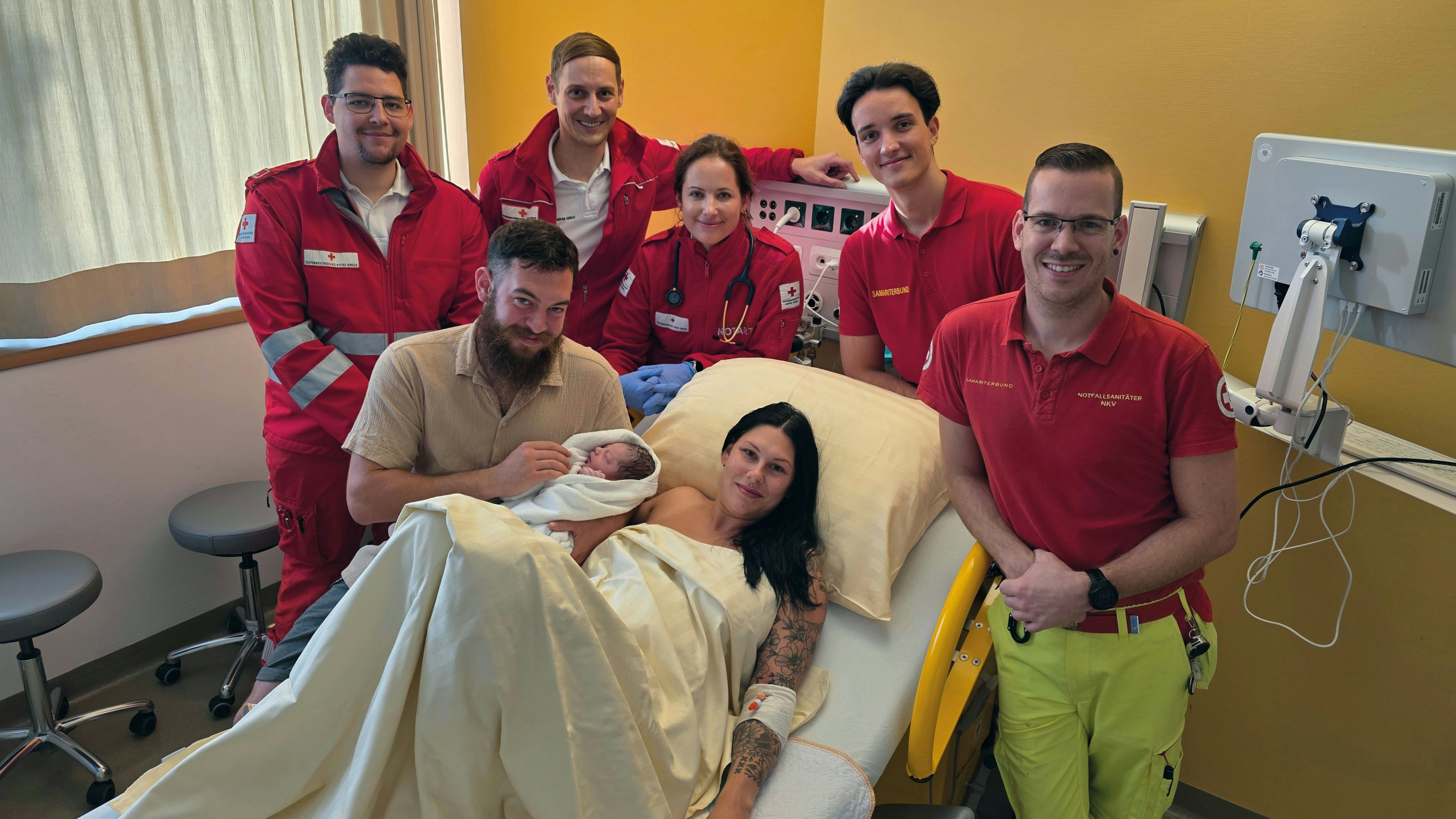 Heute.at - Valentin hatte es eilig – Geburt im Rettungswagen