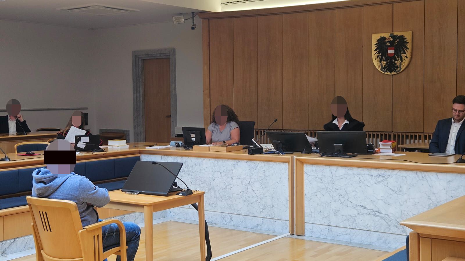 Dem Justizewache-Beamten wurde vorgeworfen, während dem Dienst Sex mit einer Insassin gehabt zu haben.