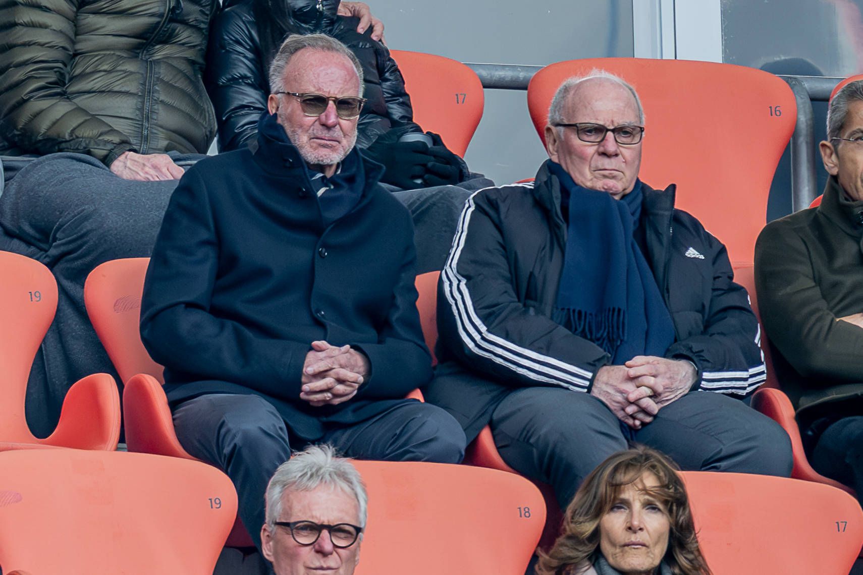 Karl-Heinz Rummenigge und Uli Hoeneß gefällt die finanzielle Entwicklung im Weltfußball nicht.