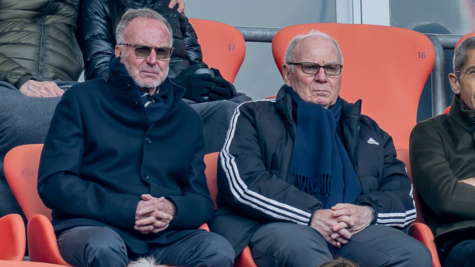 Karl-Heinz Rummenigge und Uli Hoeneß gefällt die finanzielle Entwicklung im Weltfußball nicht.