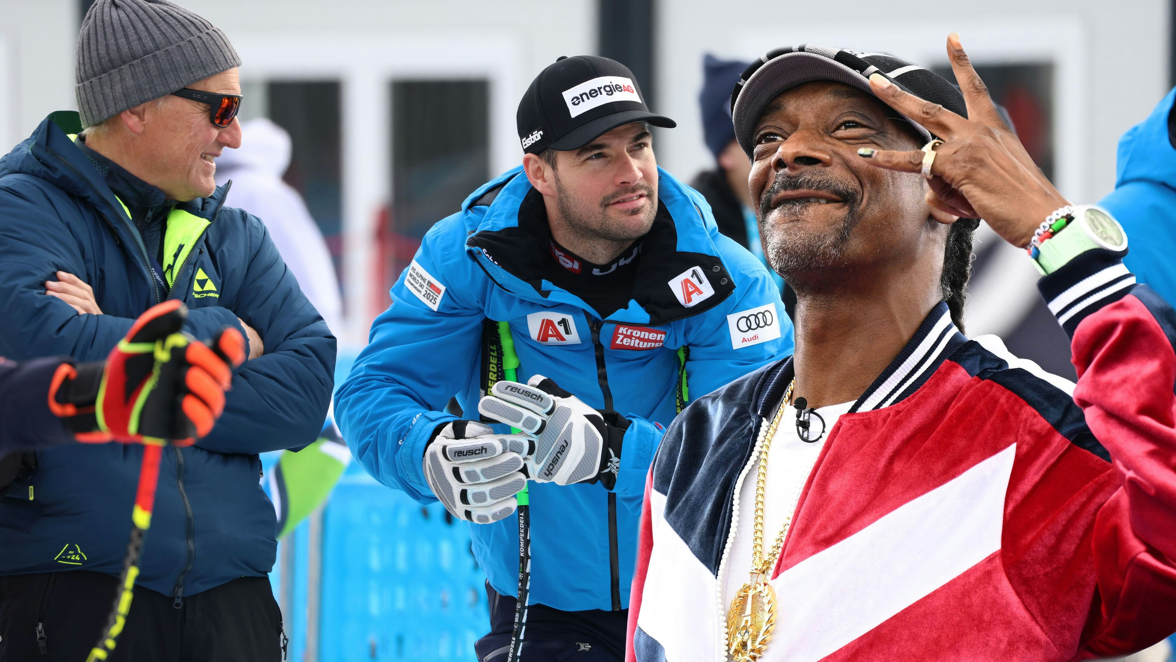 Heute.at - Snoop Dogg schaut ÖSV-Stars bei Olympia auf die Skier