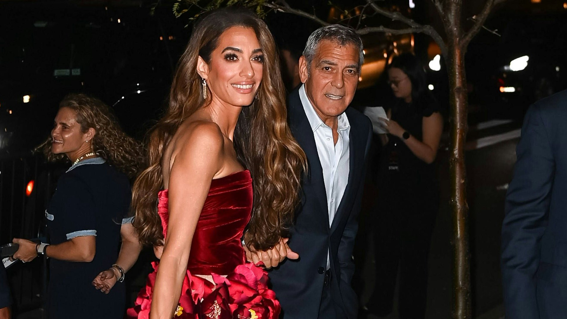 Heute.at - Amal stiehlt Ehemann Clooney im Mini-Kleid die Show