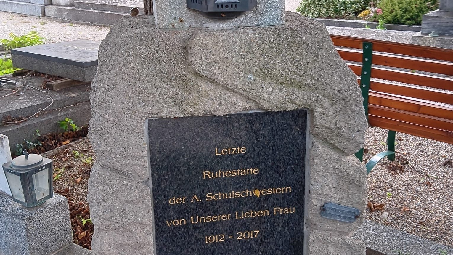 Auch diese Ruhestätte könnte verschwinden, wenn ein Urnengrab gebaut wird.