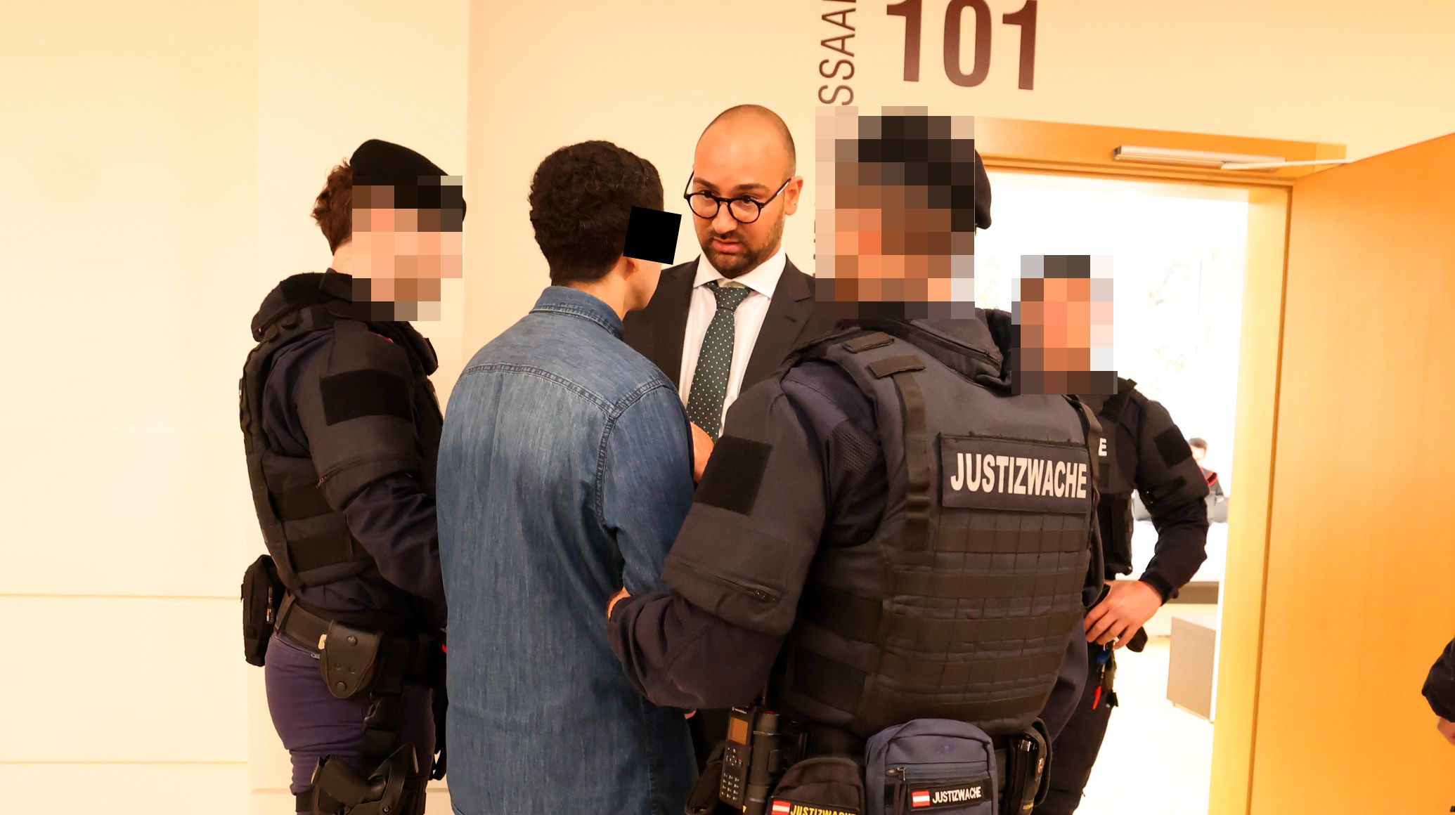 Michael Babic verteidigte den 18-jährigen Terror-Teenie, der reumütig seine Taten gestand.