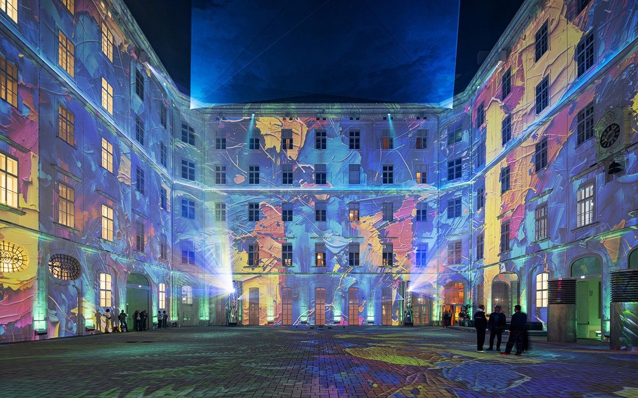 Die Hoffassade der alten Hauptpost in der Wiener Innenstadt ab 2. Oktober zur allabendlichen KI-Leinwand.
