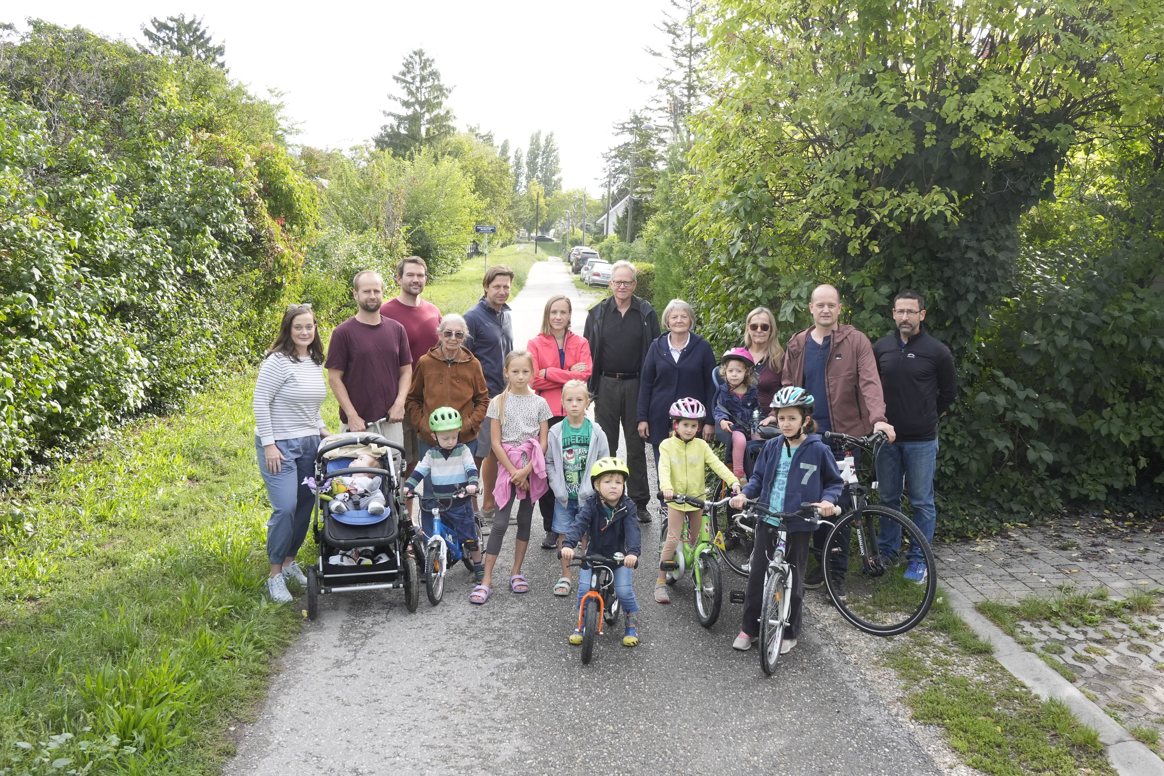 Zahlreiche Anrainer der Rosenhaingasse in Wien-Donaustadt wünschen sich Tempo 30 in der schmalen Sackgasse.