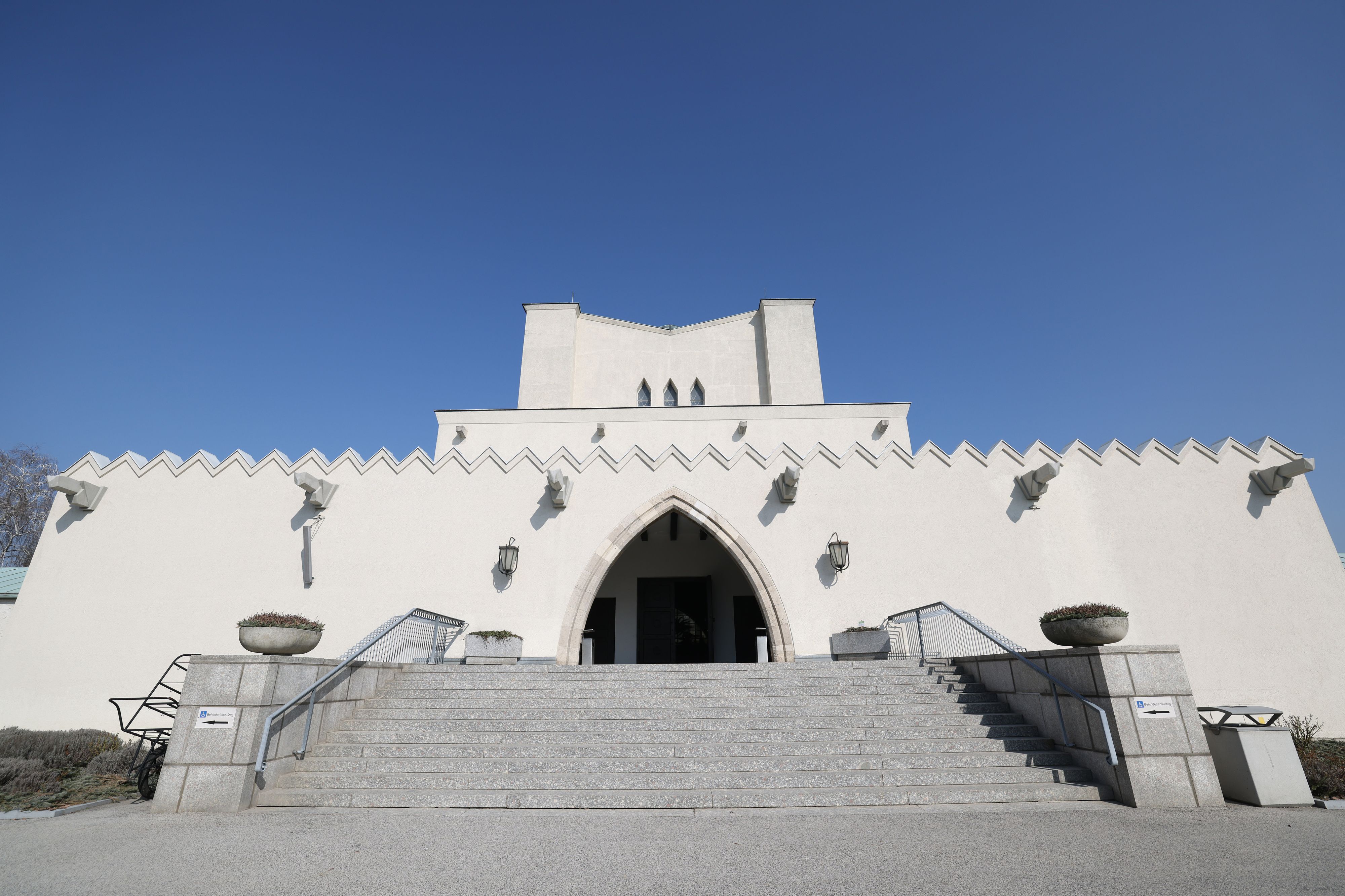 Krematorium der Feuerhalle Simmering am Wiener Zentralfriedhof.