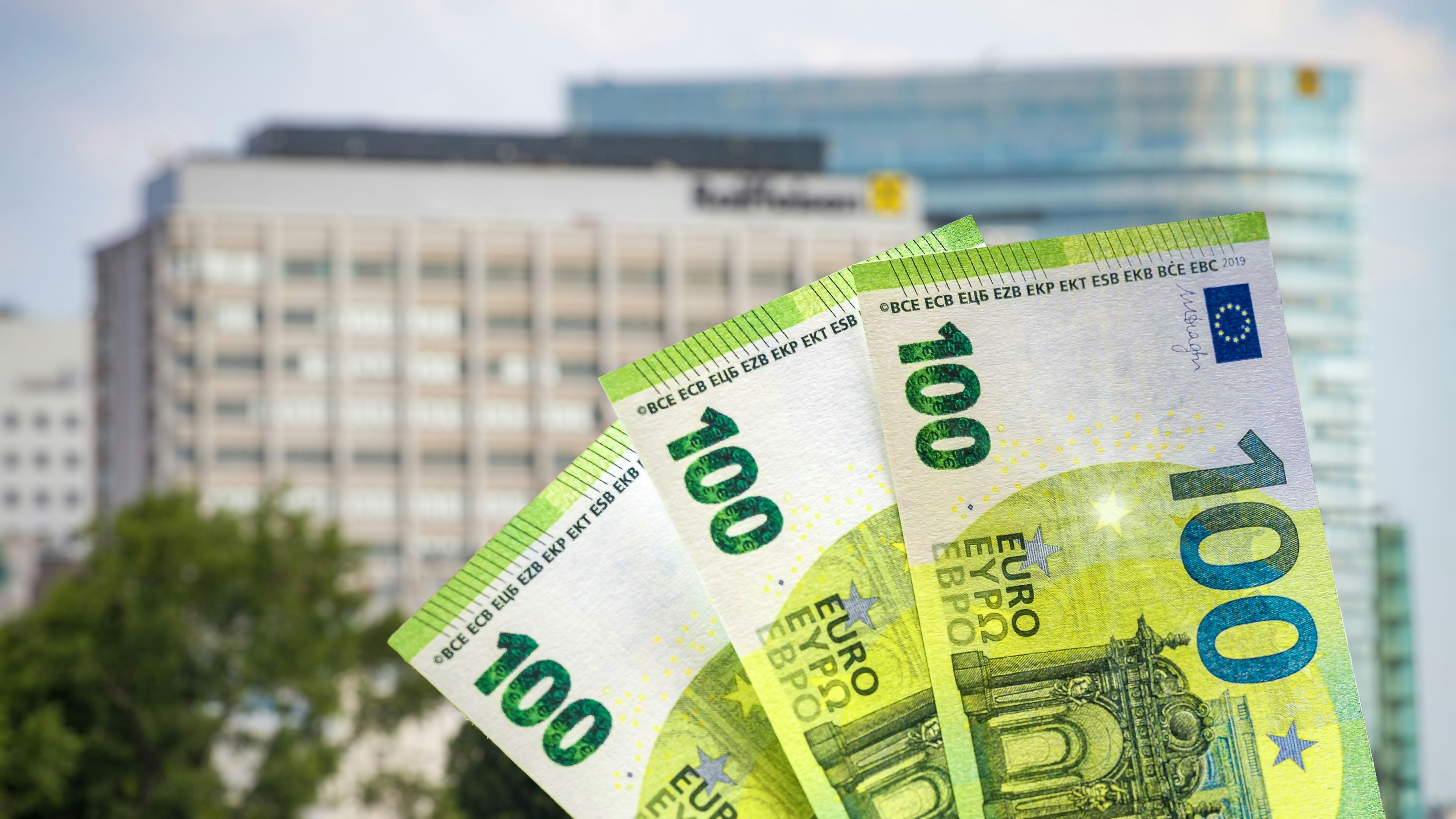 Heute.at - Fonds-Provision: Raiffeisen zahlt Kunden Geld zurück