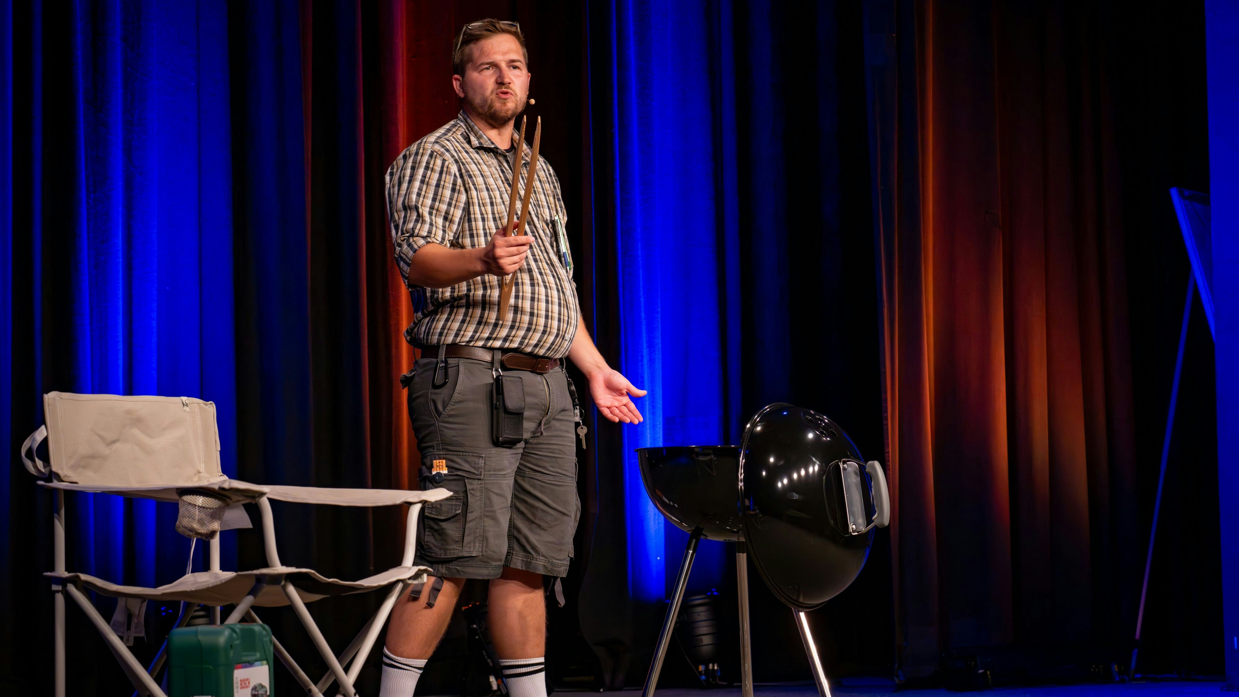 Heute.at - Der Vadda packt jetzt im Globe den Griller aus