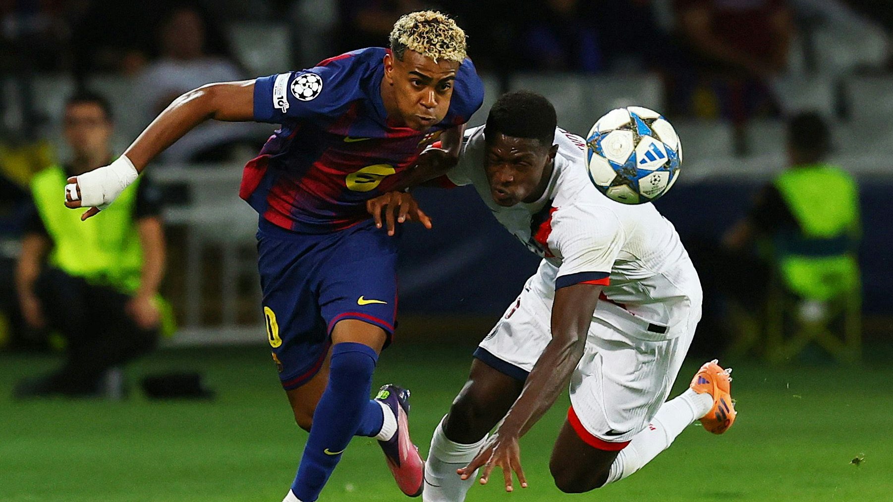 Heute.at - PSG schlägt Barca in 90. Minute, Hütter-2:2 gegen Pep