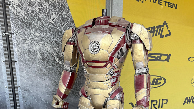 Heute.at - 1.000 € Finderlohn! Kopf von Iron Man-Figur gestohlen