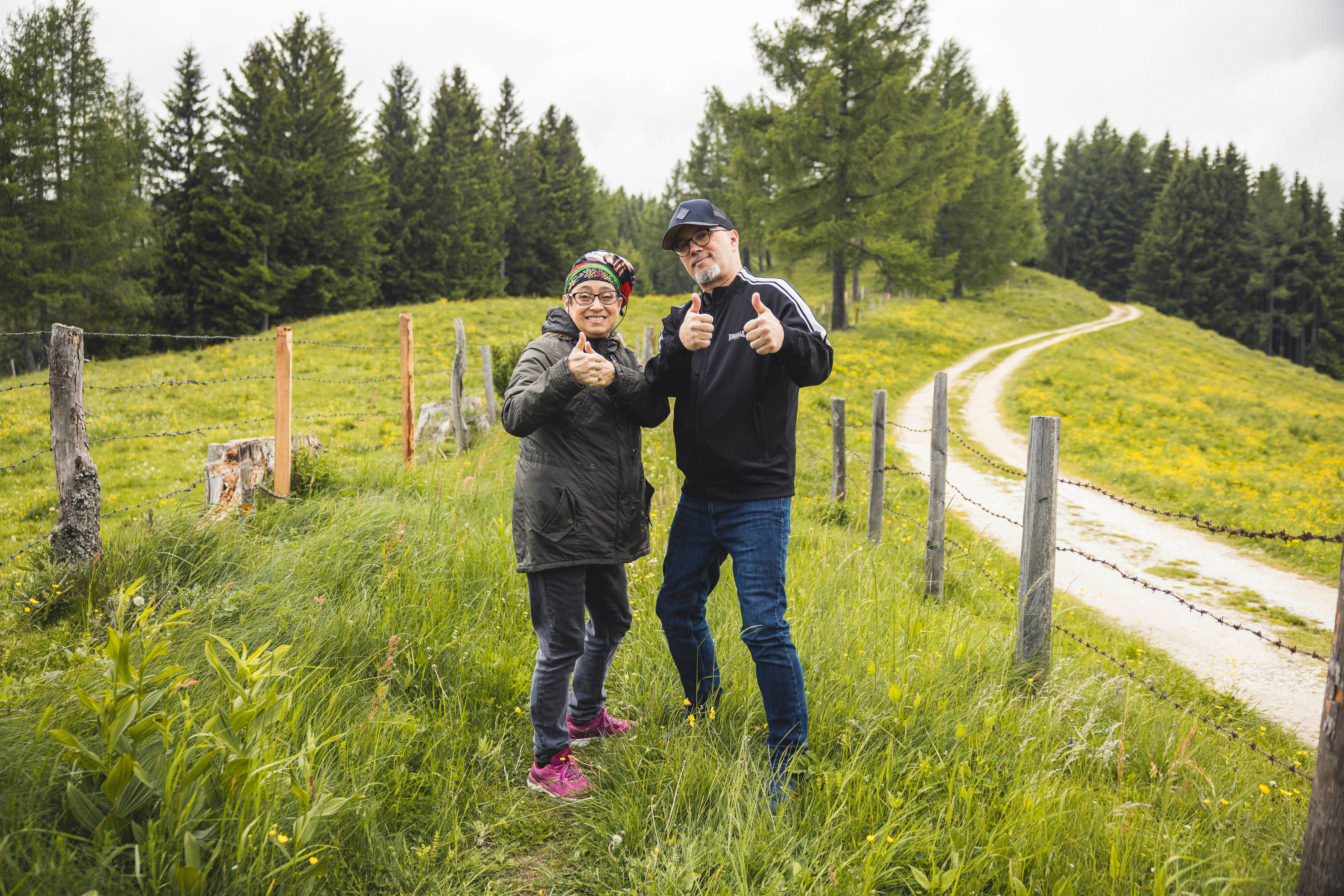 „Amore unter Palmen“-Manuela und Bruder Christian komplettieren die Promi-Runde.