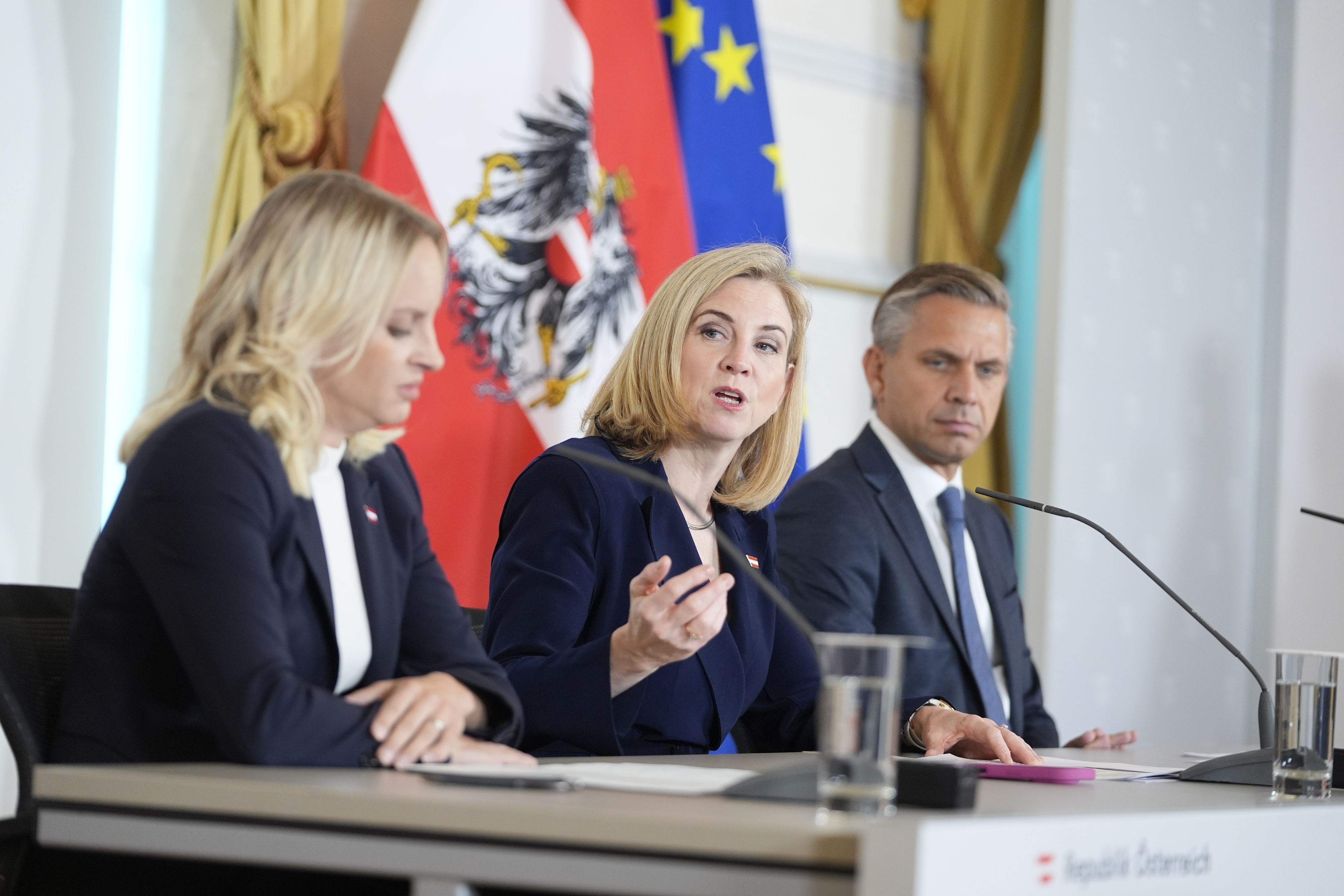 Berieten über Afrika: Außenministerin Meinl-Reisinger, Wirtschaftsminister Hattmannsdorfer, Staatssekretärin Schmidt