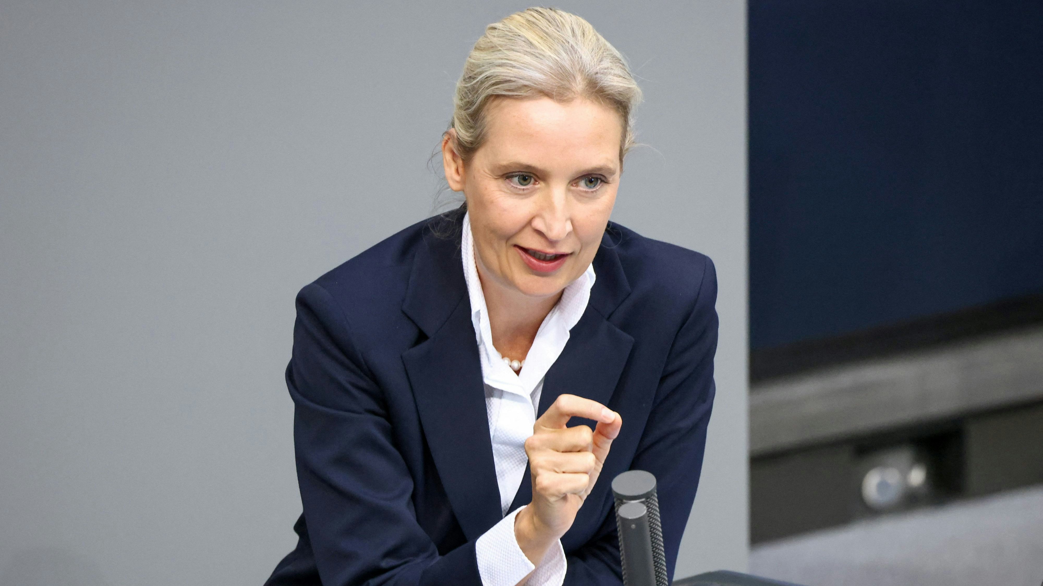 Heute.at - Umfrage-Beben! AfD und Union liegen jetzt gleichauf