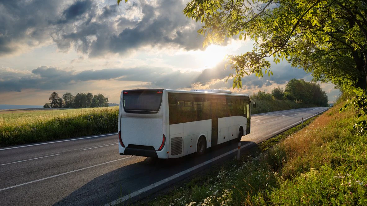 Heute.at - 18-Jähriger kapert erneut Bus und nimmt Fahrgäste mit