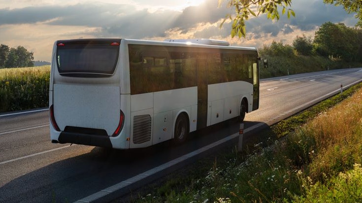 Der Unbekannte bedrohte einen Busfahrer mit einer Waffe.