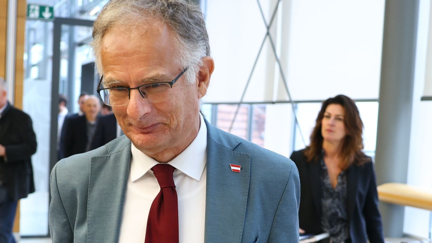 Heute.at - Plötzlich 1 Milliarde Euro mehr Minus als gedacht