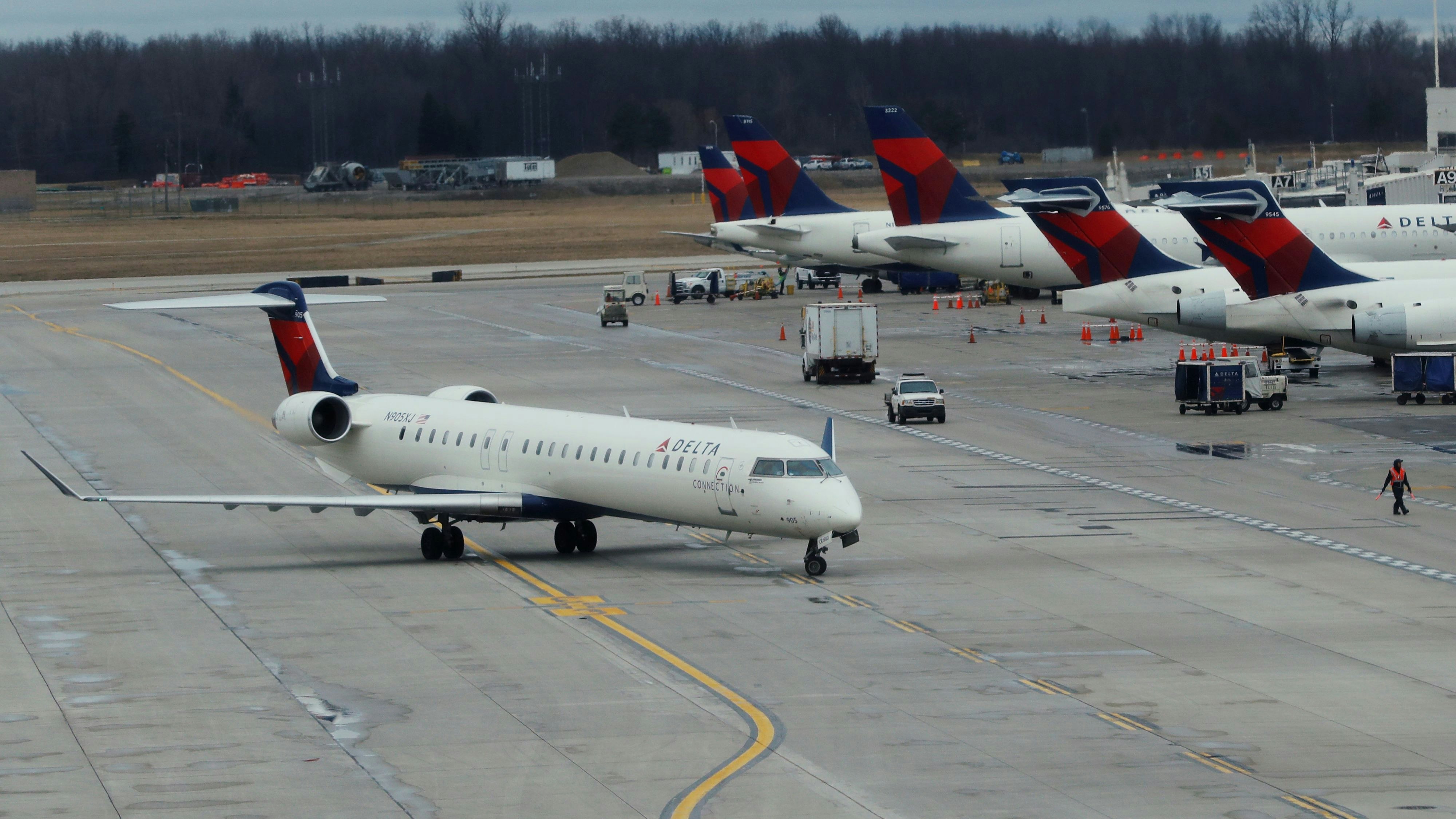 Heute.at - Passagierflugzeuge krachen in New York zusammen