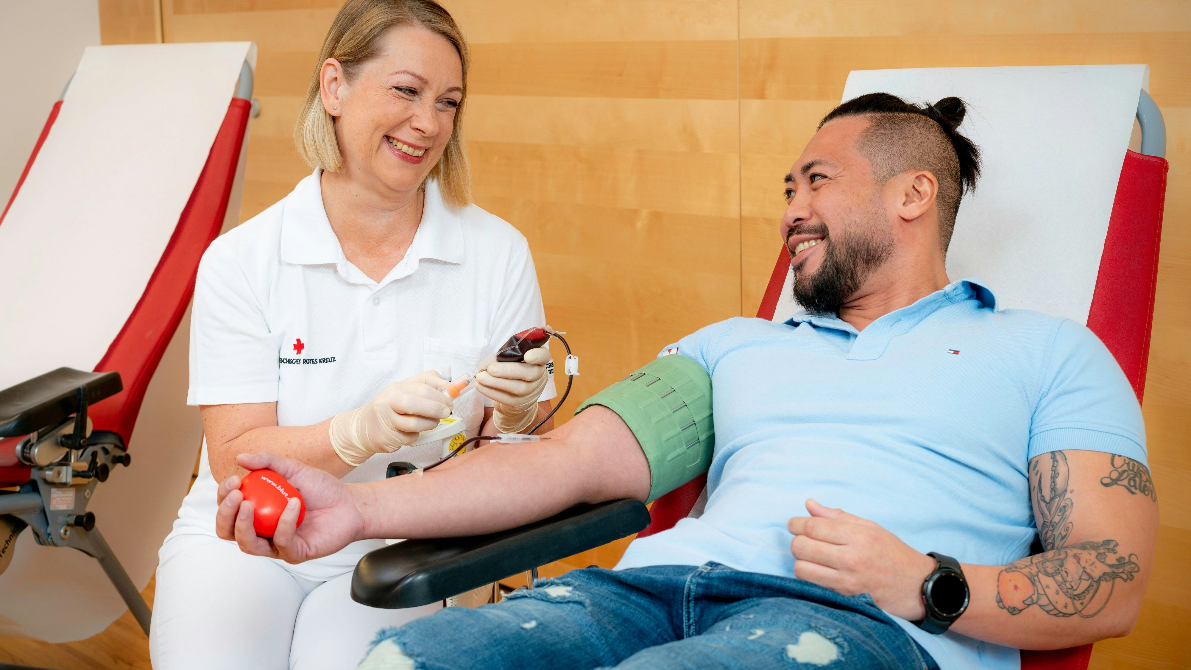 Österreich, Wien, 2022: Blutspende