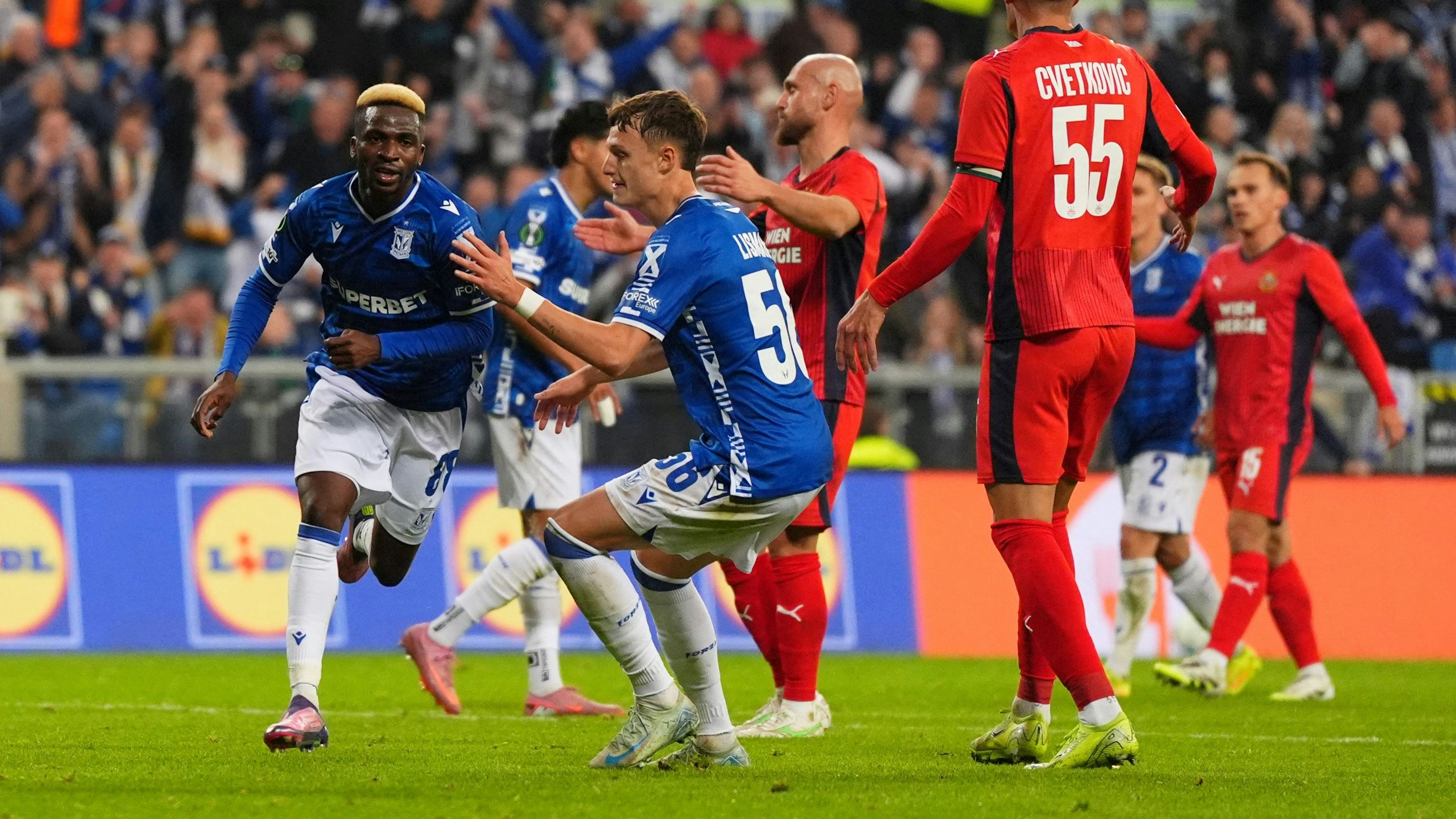 Rapid ist völlig verunsichert, Lech Posen jubelt. 