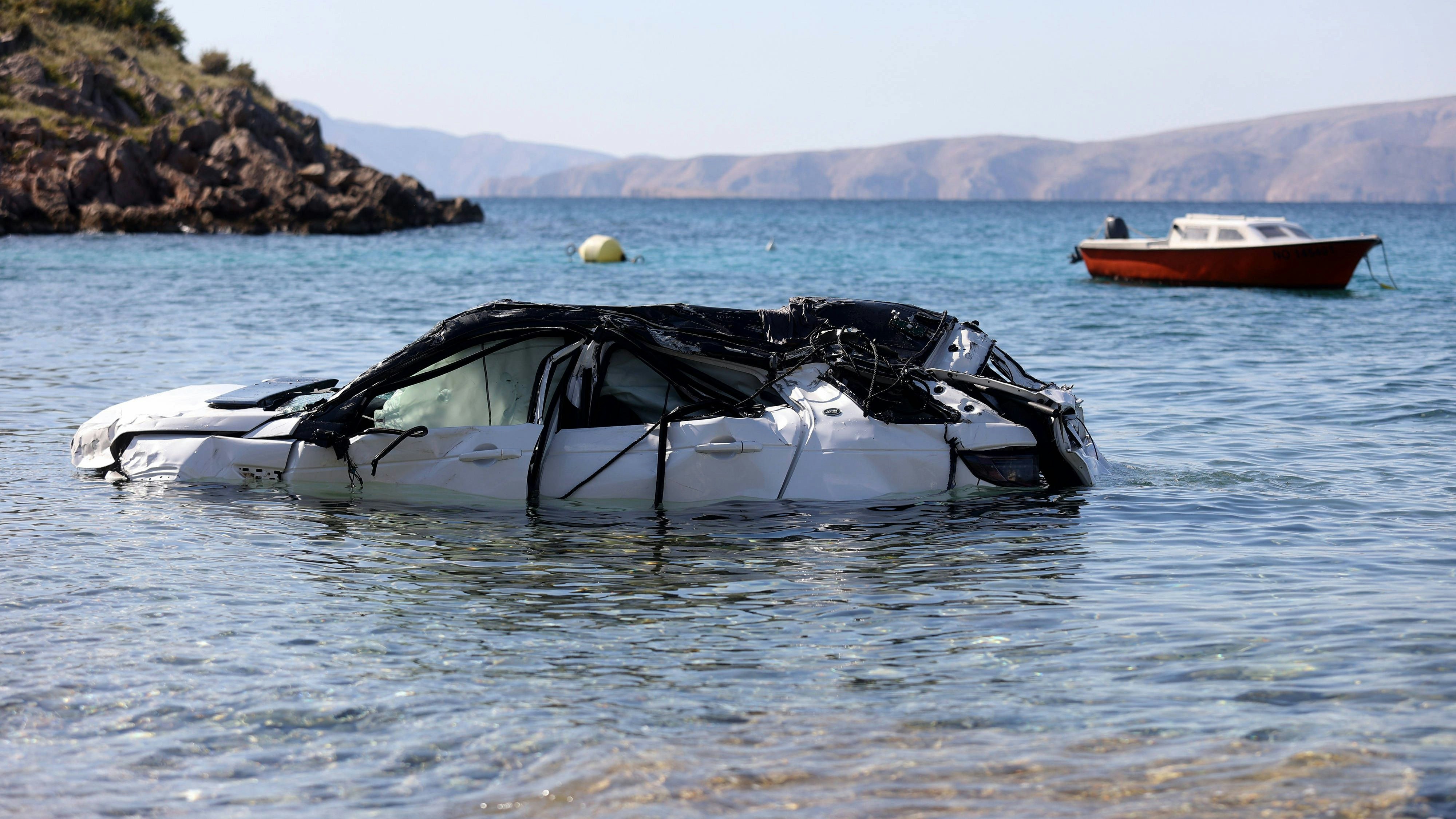 Heute.at - Auto stürzt in Kroatien ab – vier Touristen sterben
