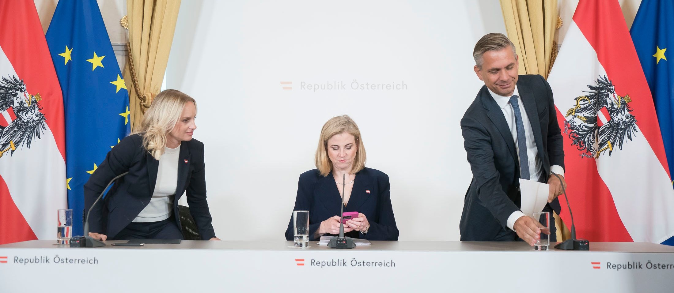 ... warte, ich nehm noch ein Schluckerl Wasser, der 2025er-Jahrgang soll ja besonders süffig sein ...