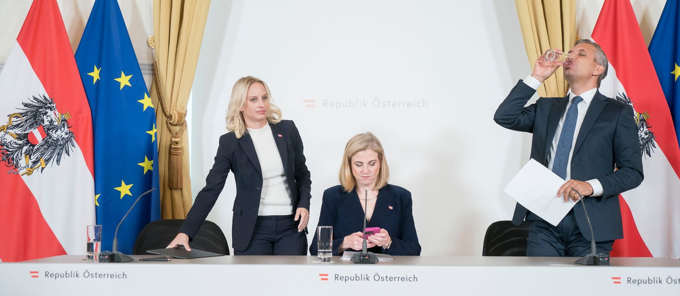 ... der Wolfi Hattmannsdorfer haut ganz schön was weg, ich schreib' das einmal in die Gruppe