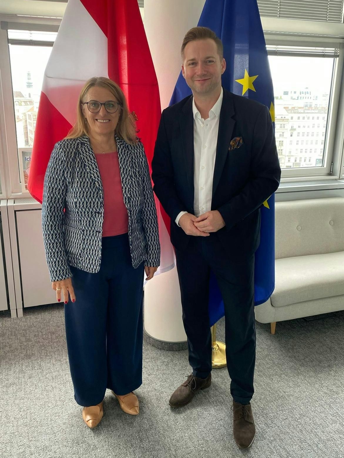 Staatssekretärin Königsberger-Ludwig mit HV-Geschäftsführer Rainer Will