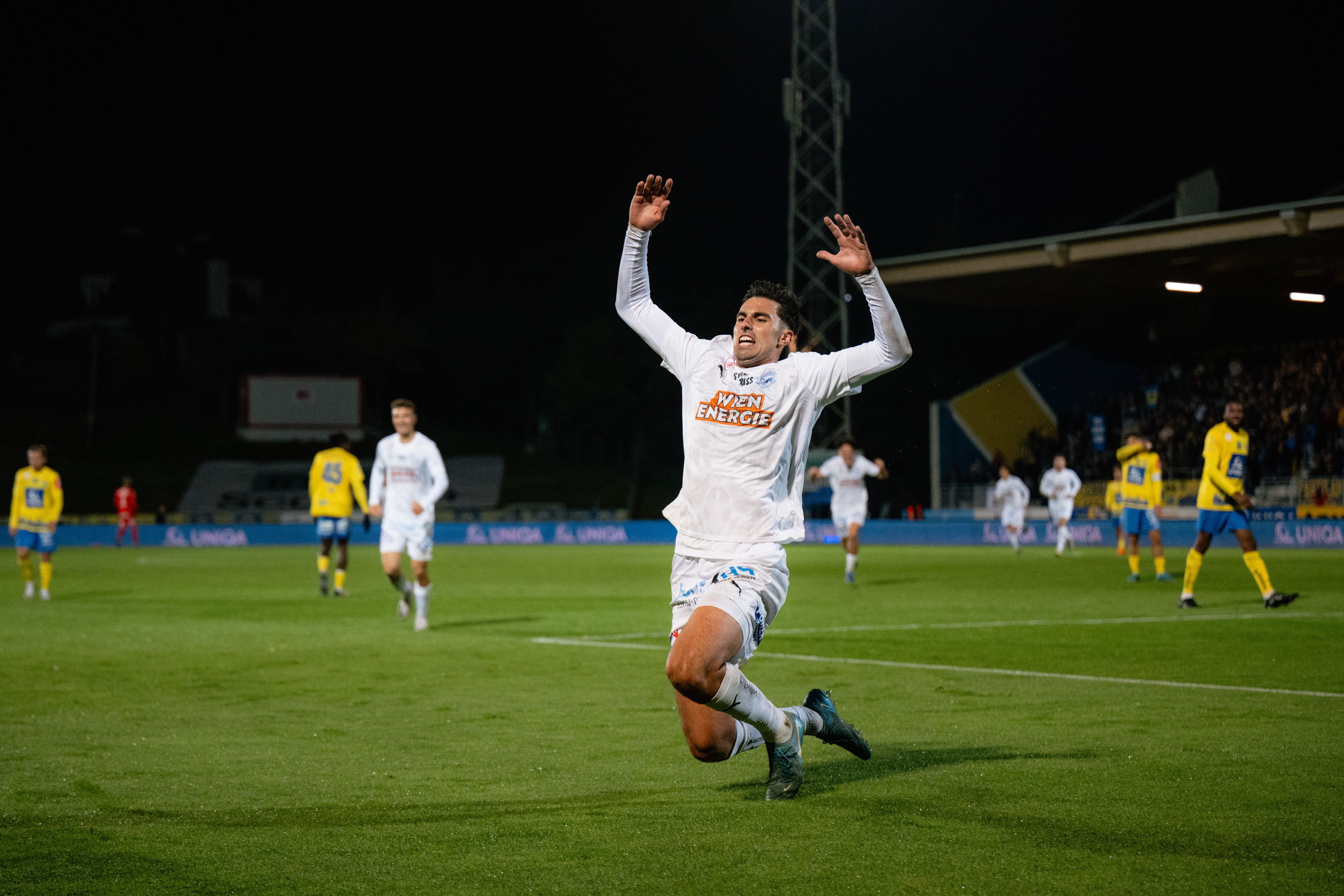 Der FAC jubelt auf der hohen Warte.