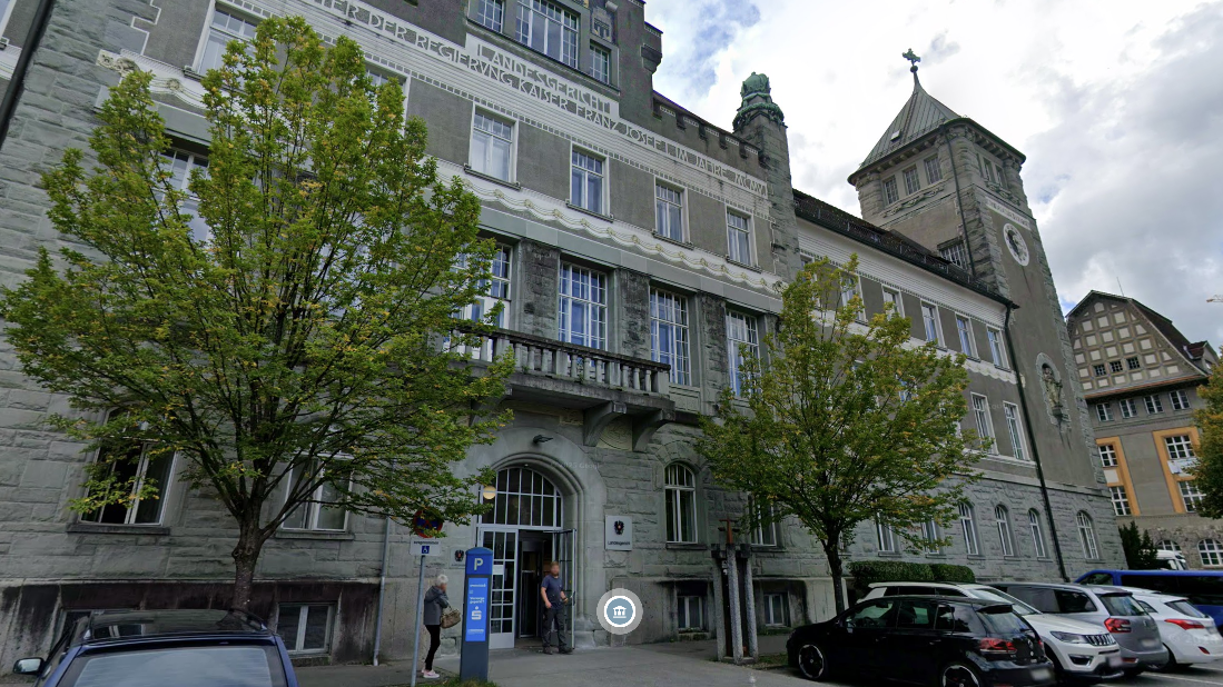 Heute.at - Lebenslang für 26-Jährigen nach brutalem Mord an Ex