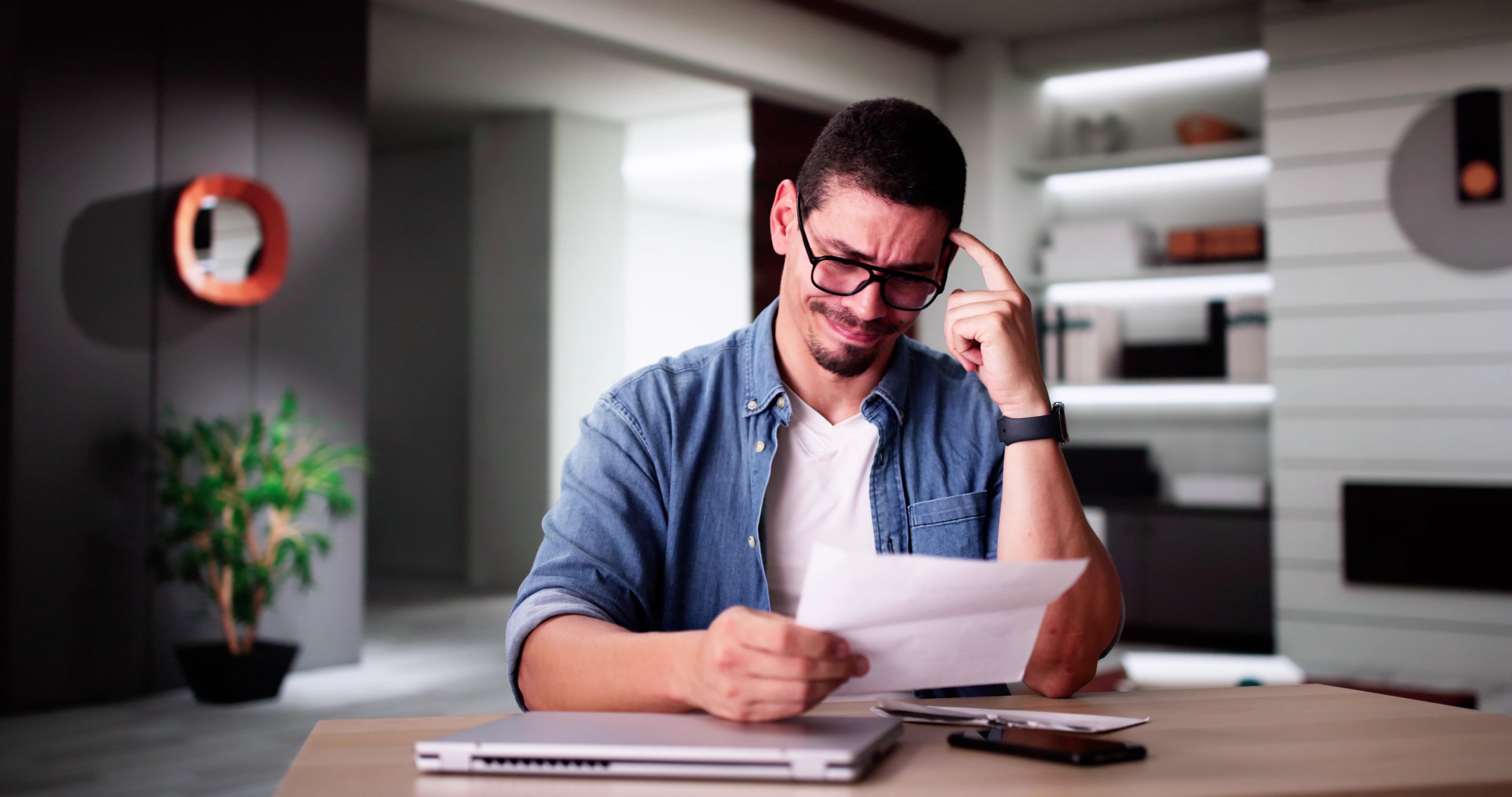 Ein Mann soll wegen angeblicher Copyright-Verletzungen 1.000 Euro Strafe zahlen (Symbolbild).