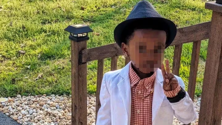 Heute.at - Bub stirbt qualvoll – Mama schläft unter Drogen daneben