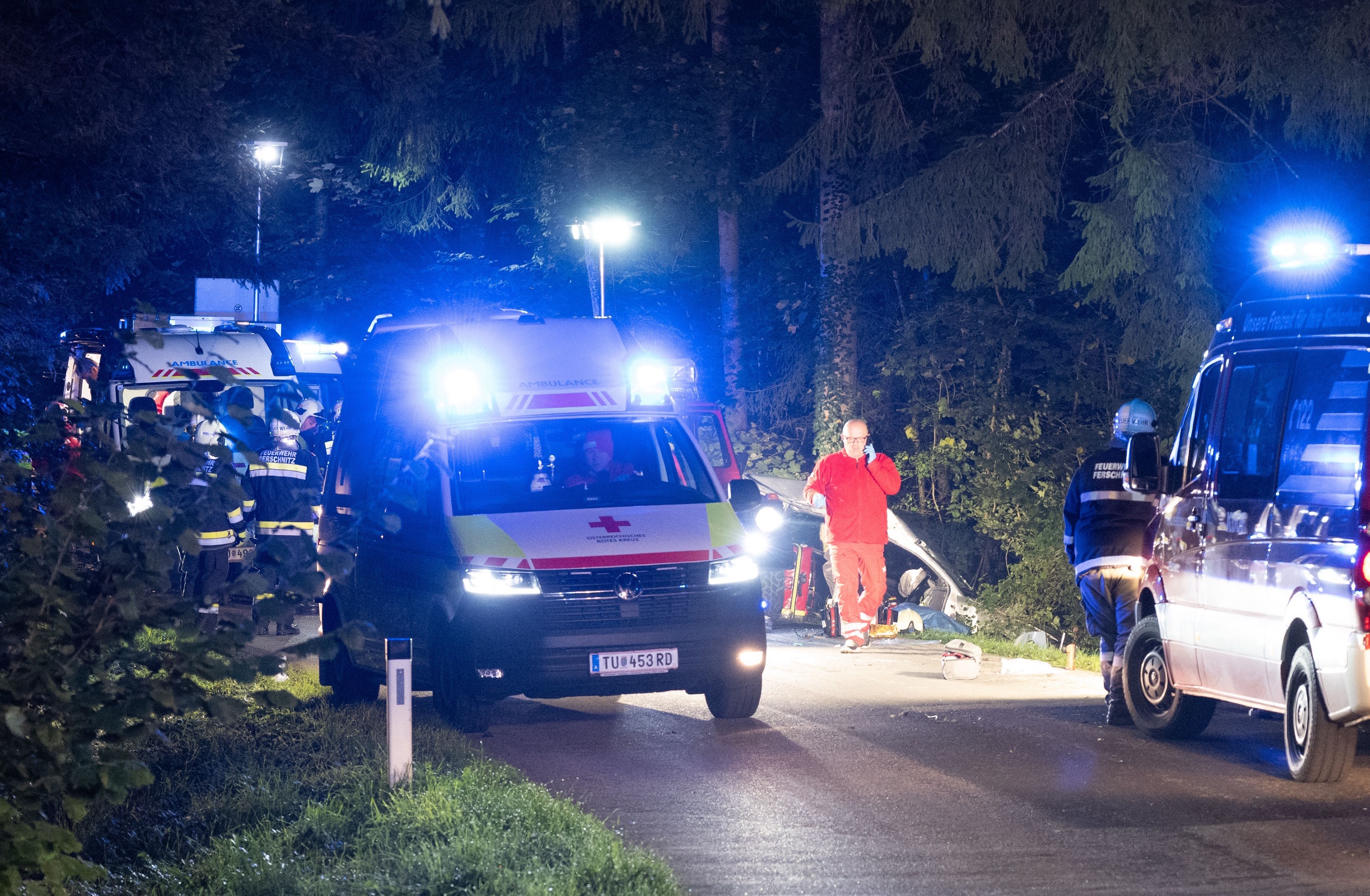 Schwerer Verkehrsunfall bei Ferschnitz fordert 1 Schwerverletzten und 1 Todesopfer
