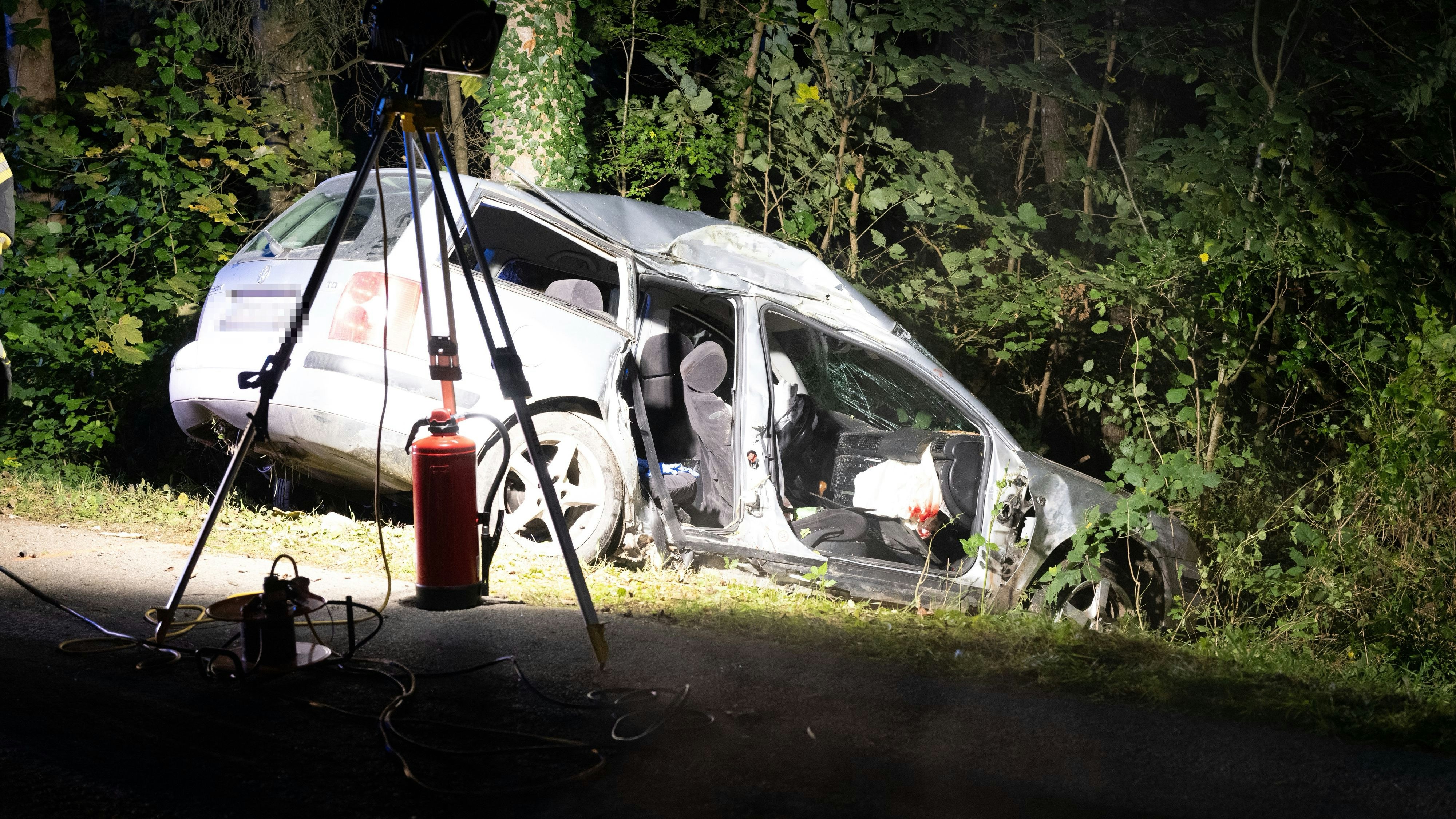 Der 17-Jährige erlag noch am Unfallort seinen Verletzungen.