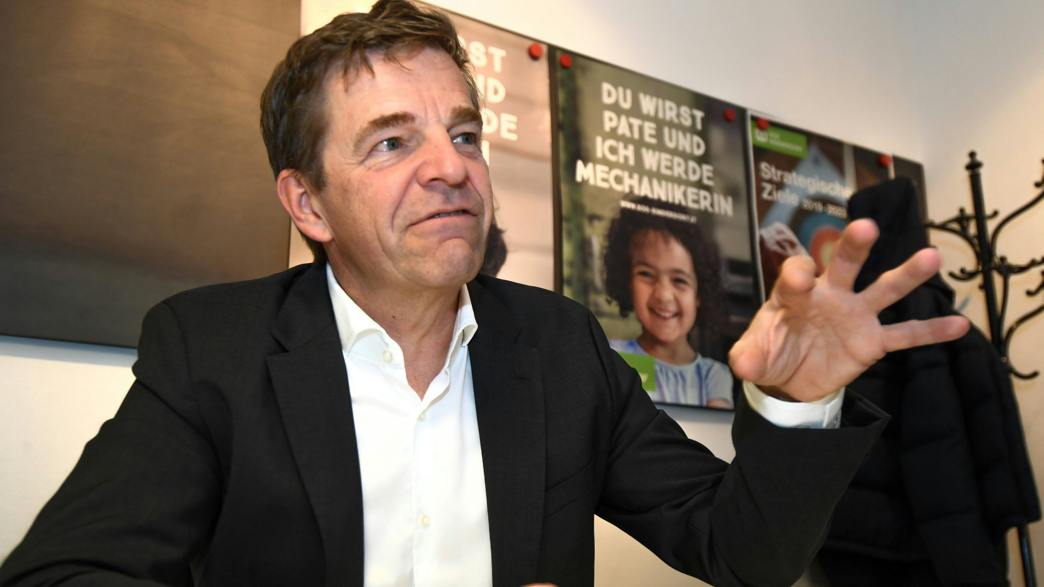 SOS-Kinderdorf Geschäftsführer Christian Moser muss vorerst gehen.