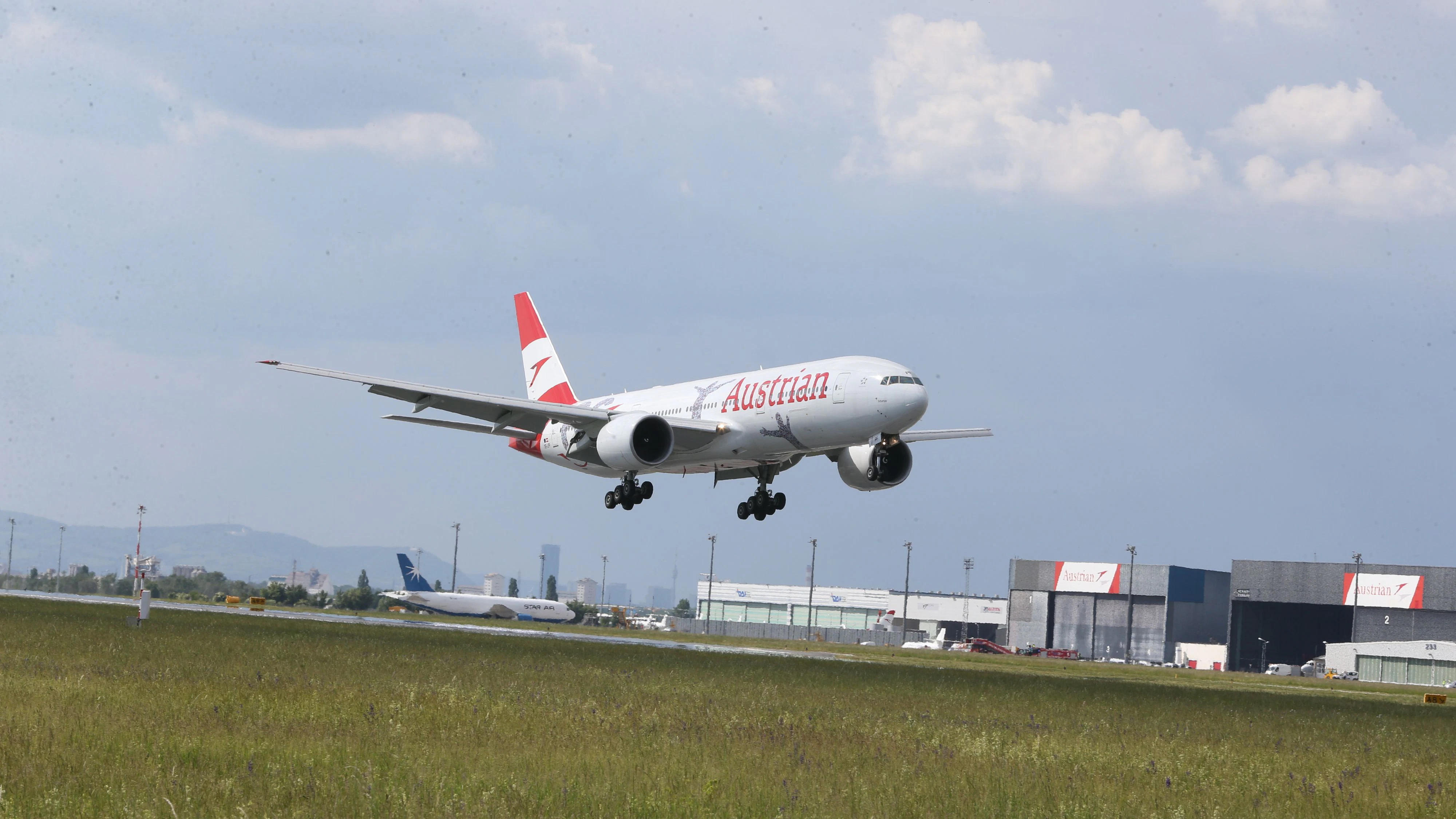 Turbulenzen bei der AUA am Flughafen in Wien-Schwechat. 