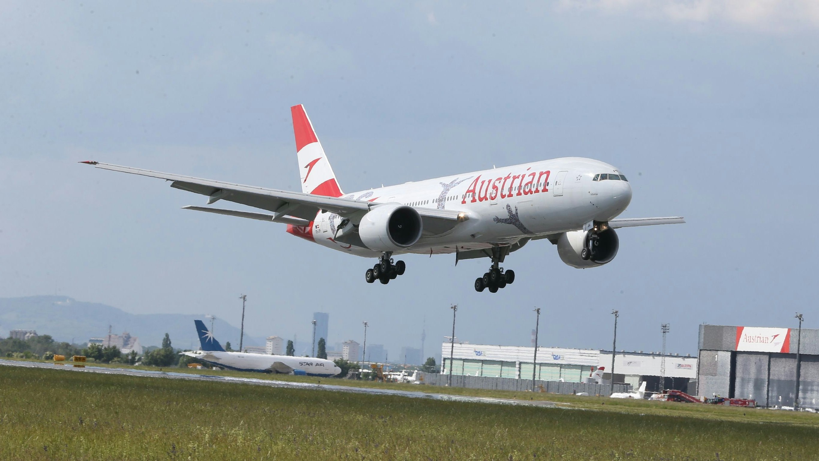 Turbulenzen bei der AUA am Flughafen in Wien-Schwechat. 