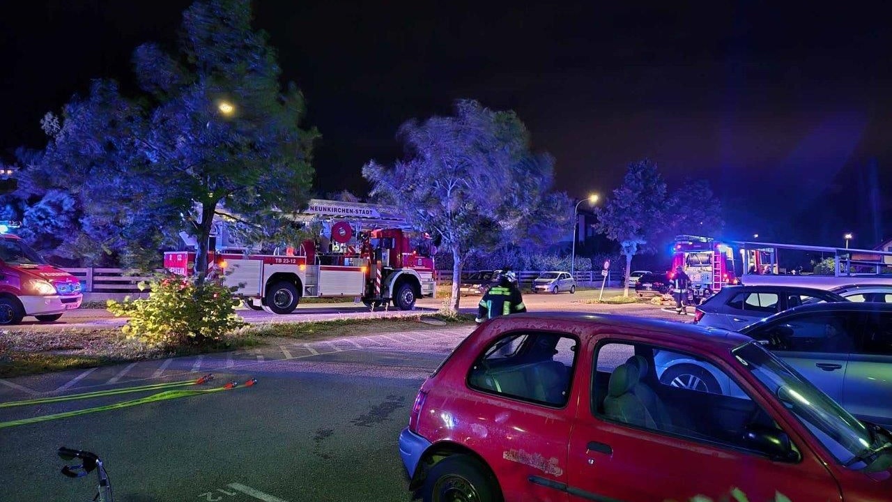 Heute.at - Feuerwehr rettet mehreren Menschen das Leben