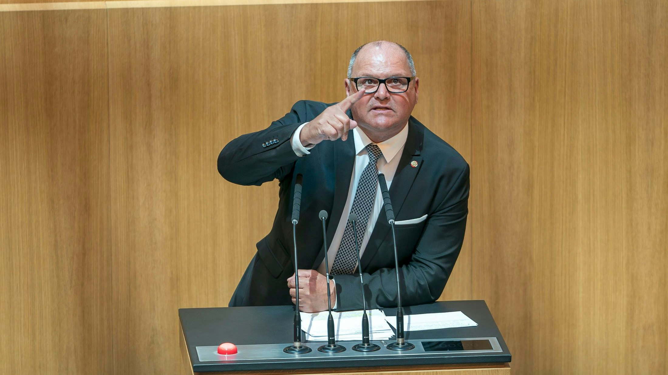 SPÖ-Energiesprecher Schroll: "Schilling macht Gewessler für das Abrutschen im Ranking verantwortlich."