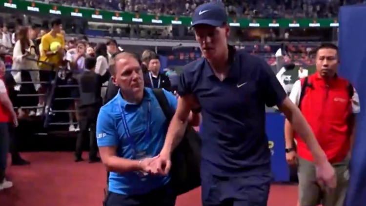 Heute.at - Tennis-Drama – Sinner gibt humpelnd auf