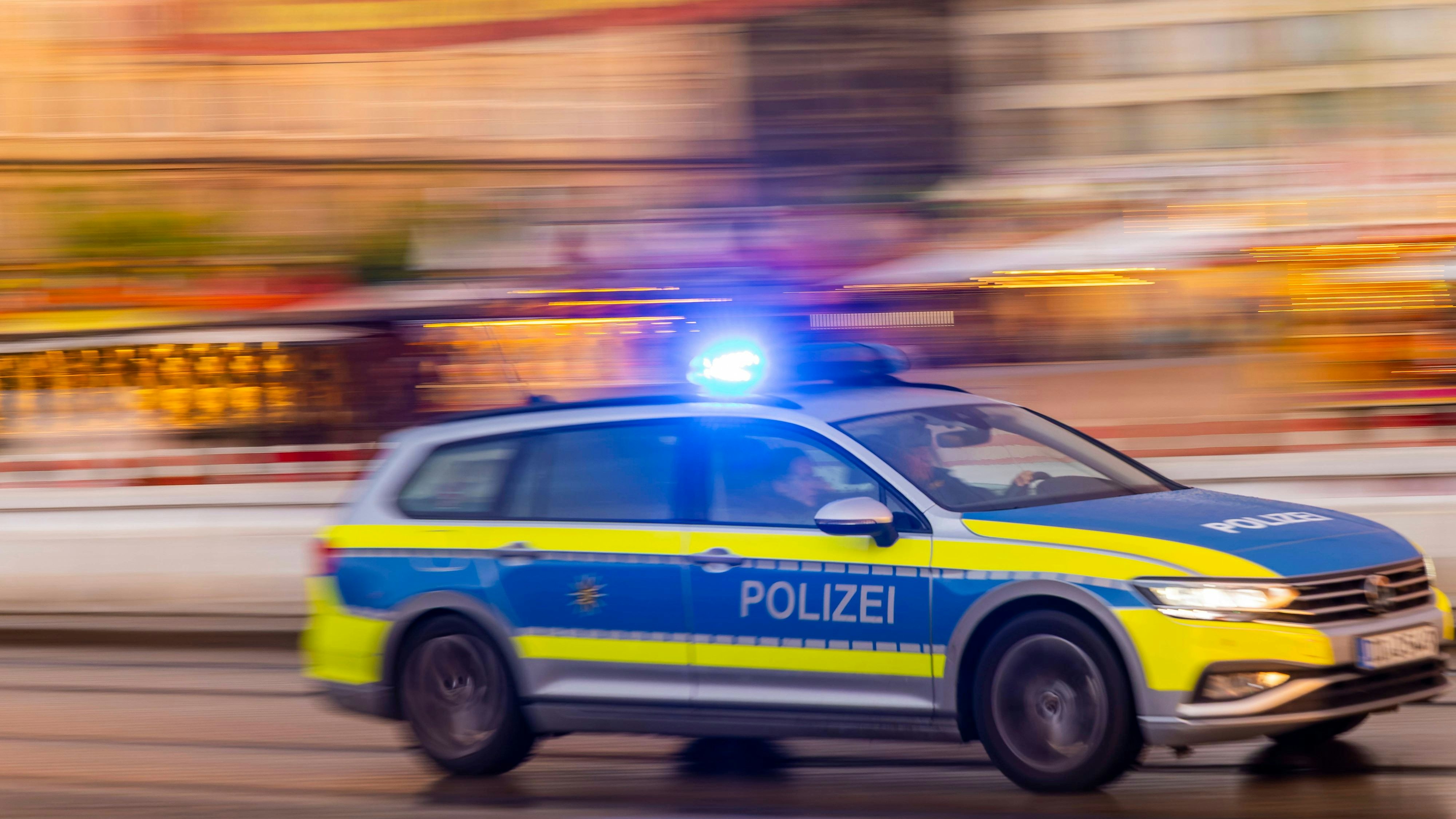Die Polizei ermittelt gegen den Schützen und die Einbrecher. Symbolbild.